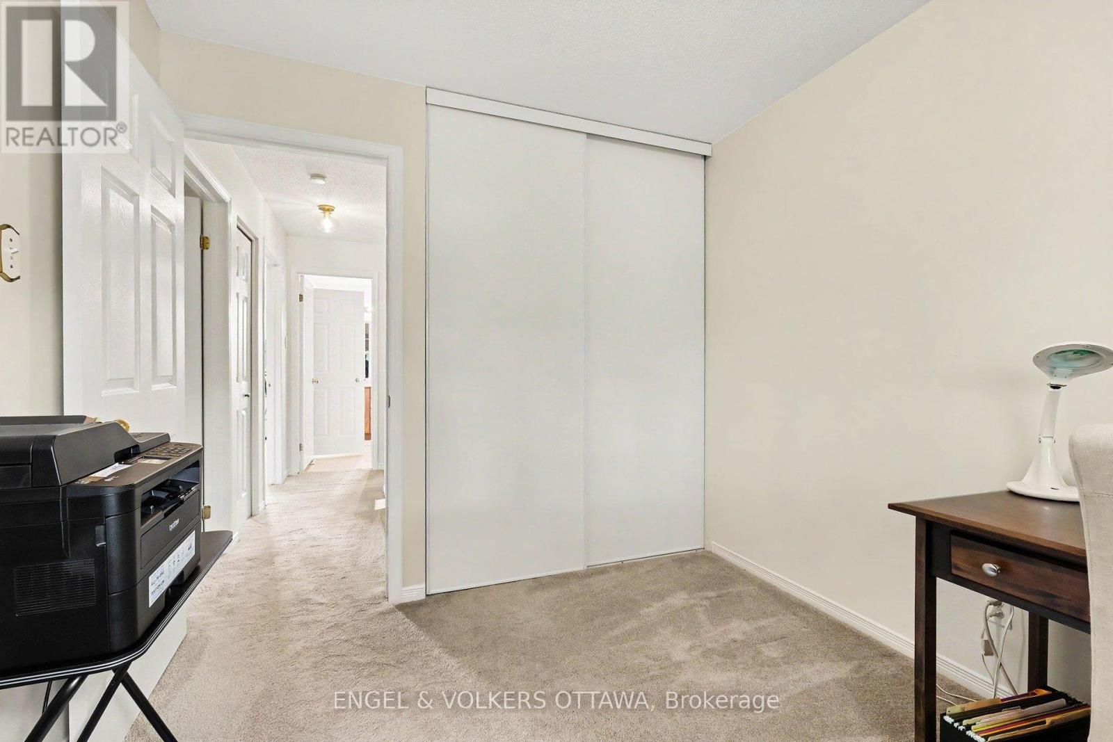 19 RIVERBANK COURT - 22