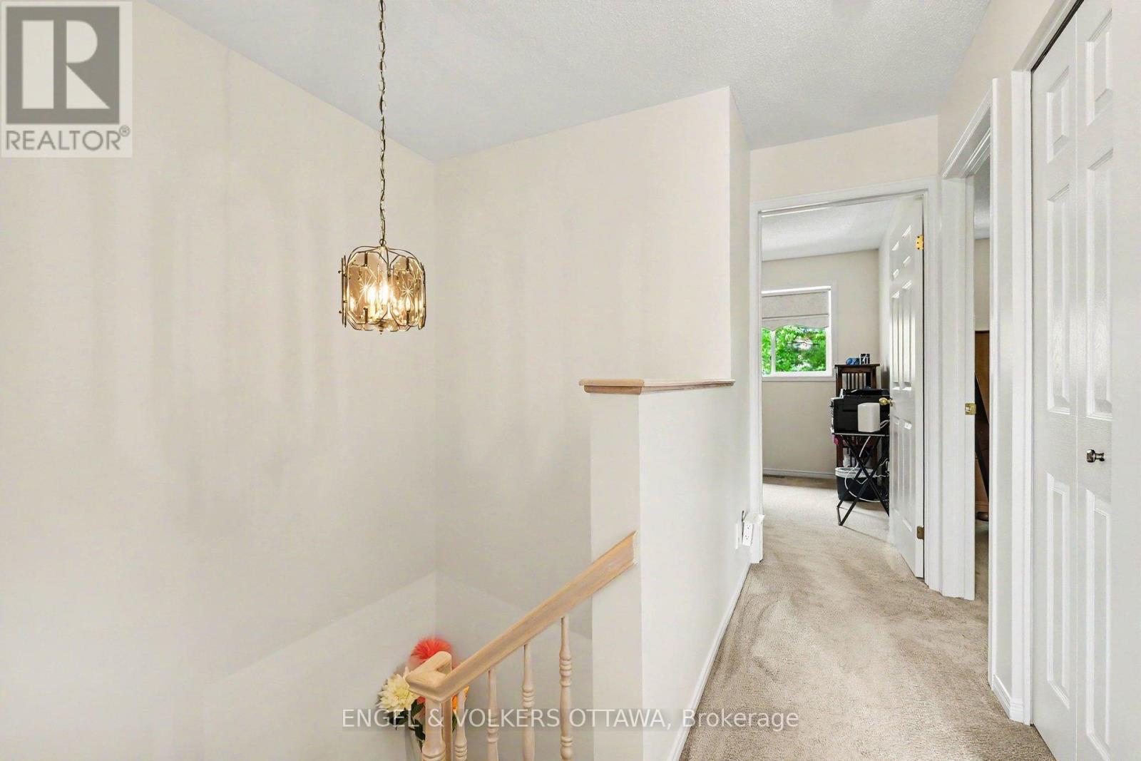 19 RIVERBANK COURT - 27