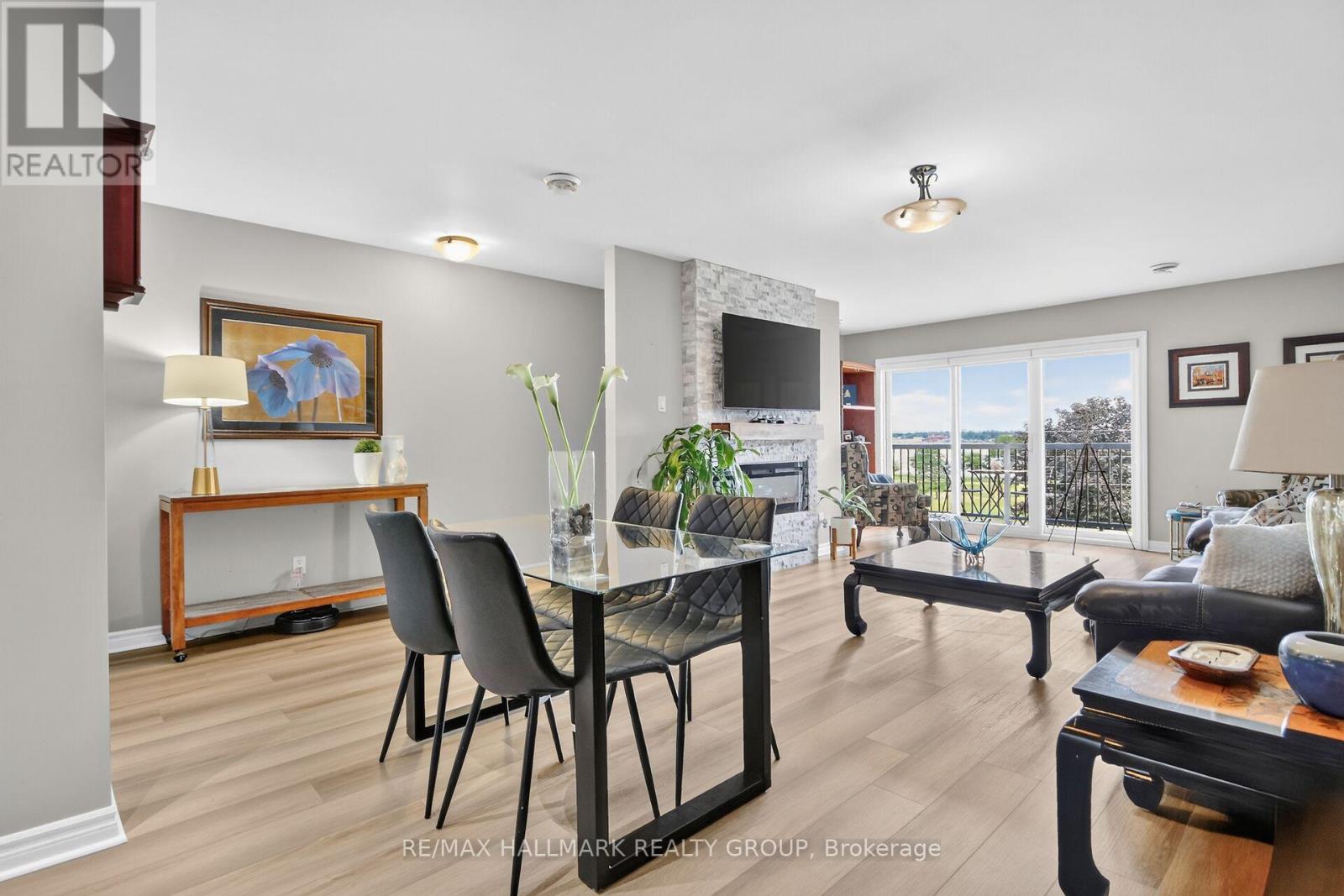#7 410 KING STREET E - 10