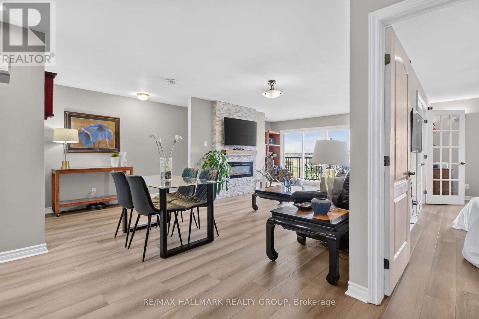#7 410 KING STREET E - 12