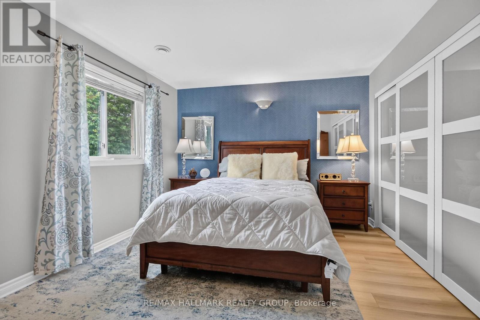 #7 410 KING STREET E - 23