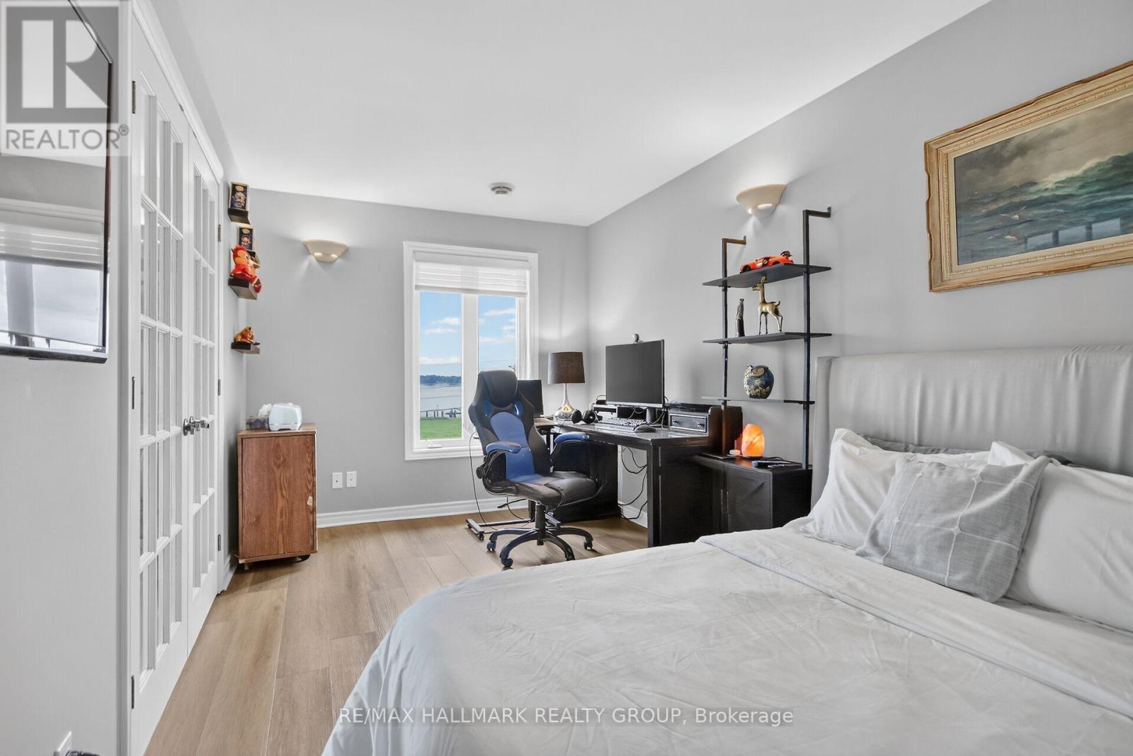 #7 410 KING STREET E - 28