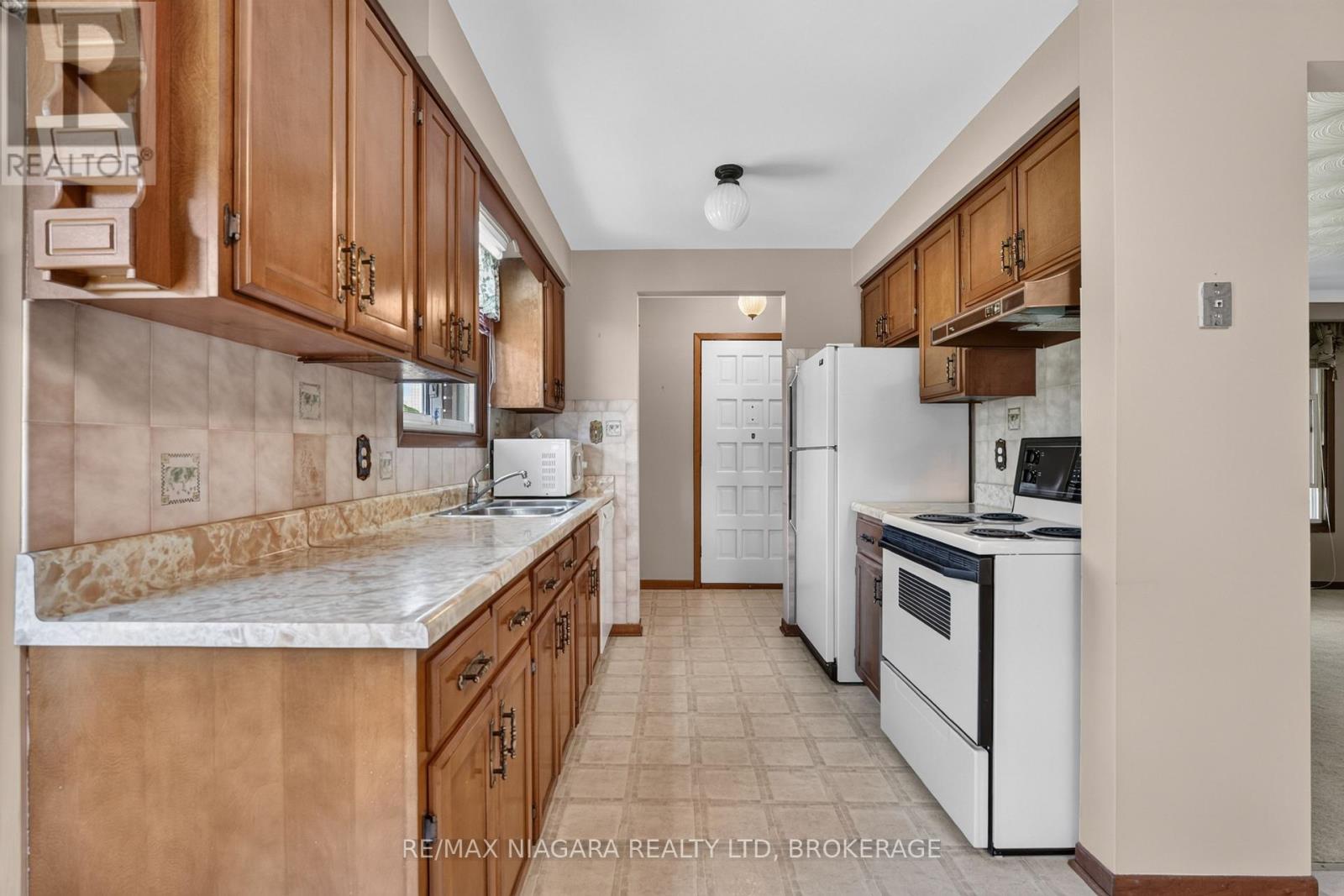 5777 SUNNYLEA CRESCENT - 13