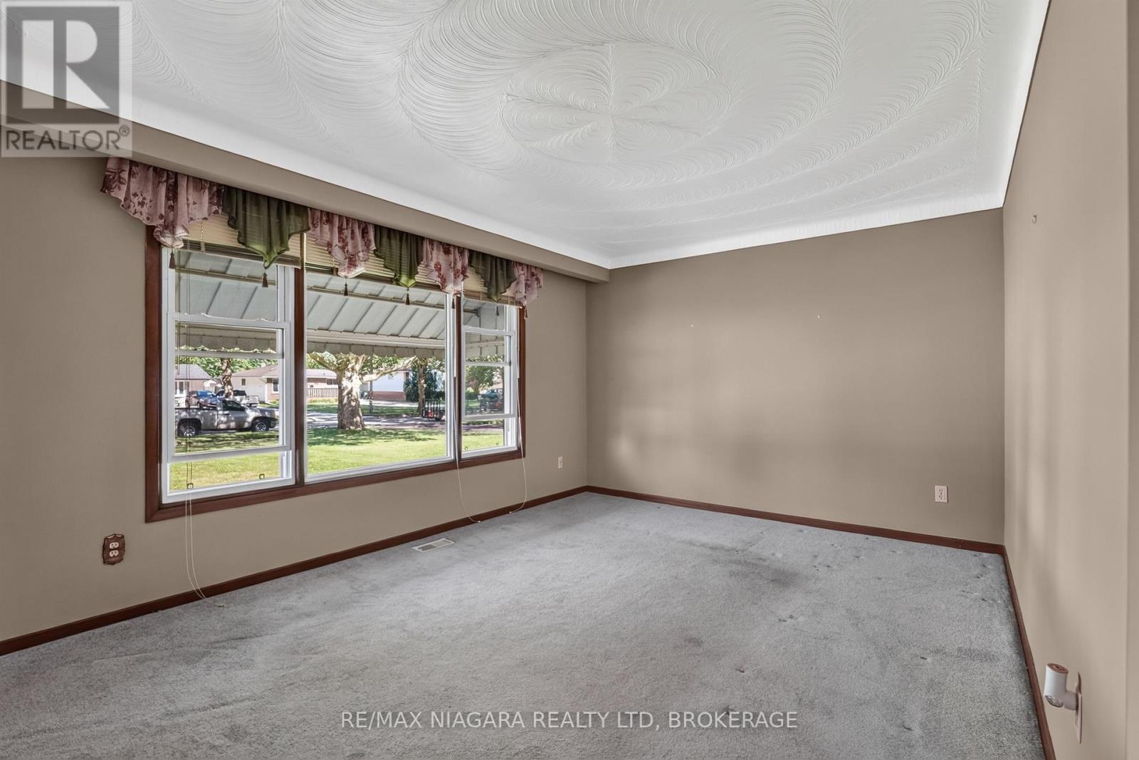 5777 SUNNYLEA CRESCENT - 16