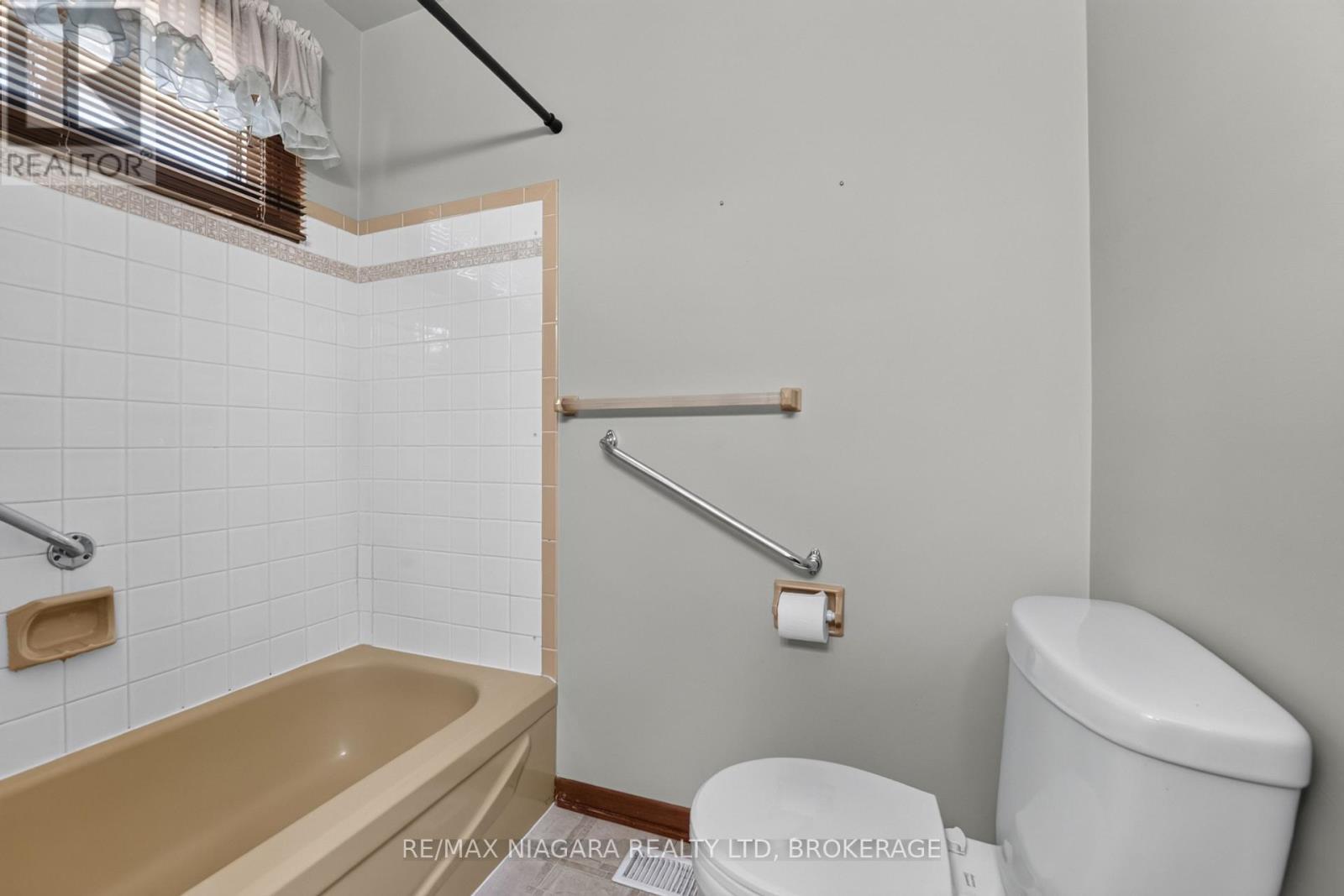5777 SUNNYLEA CRESCENT - 27