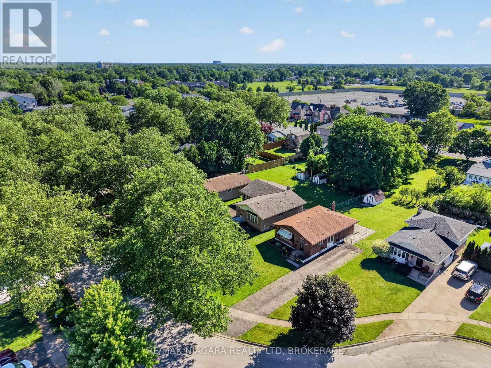 5777 SUNNYLEA CRESCENT - 3