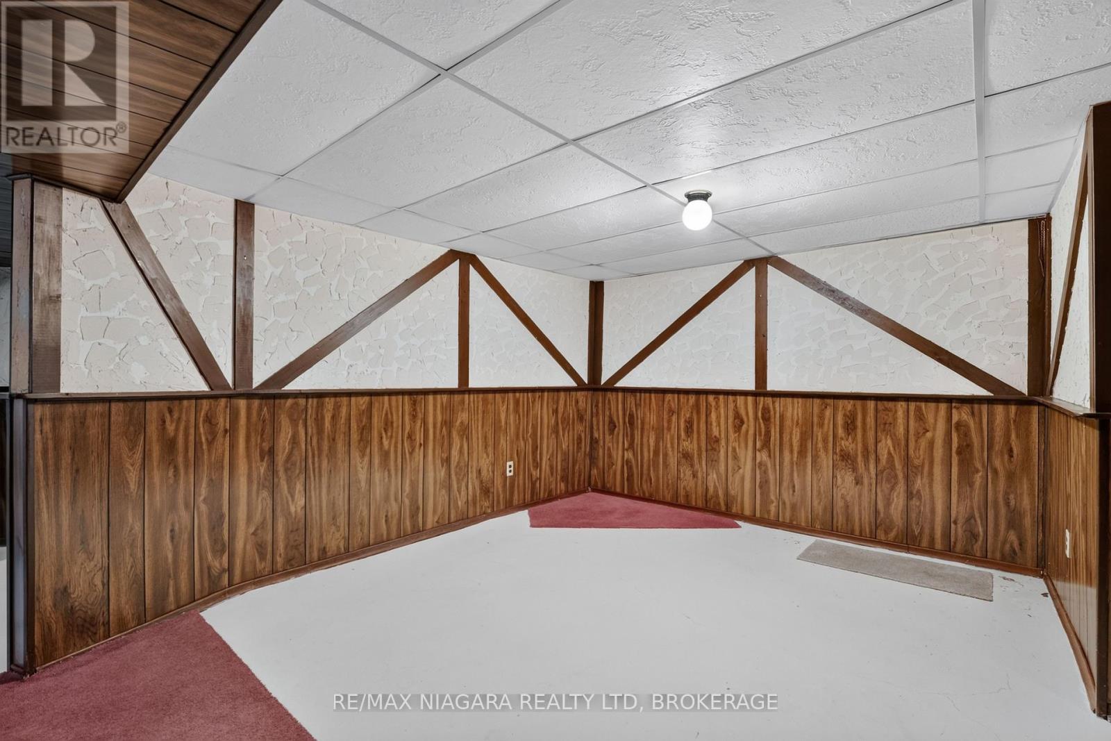 5777 SUNNYLEA CRESCENT - 32