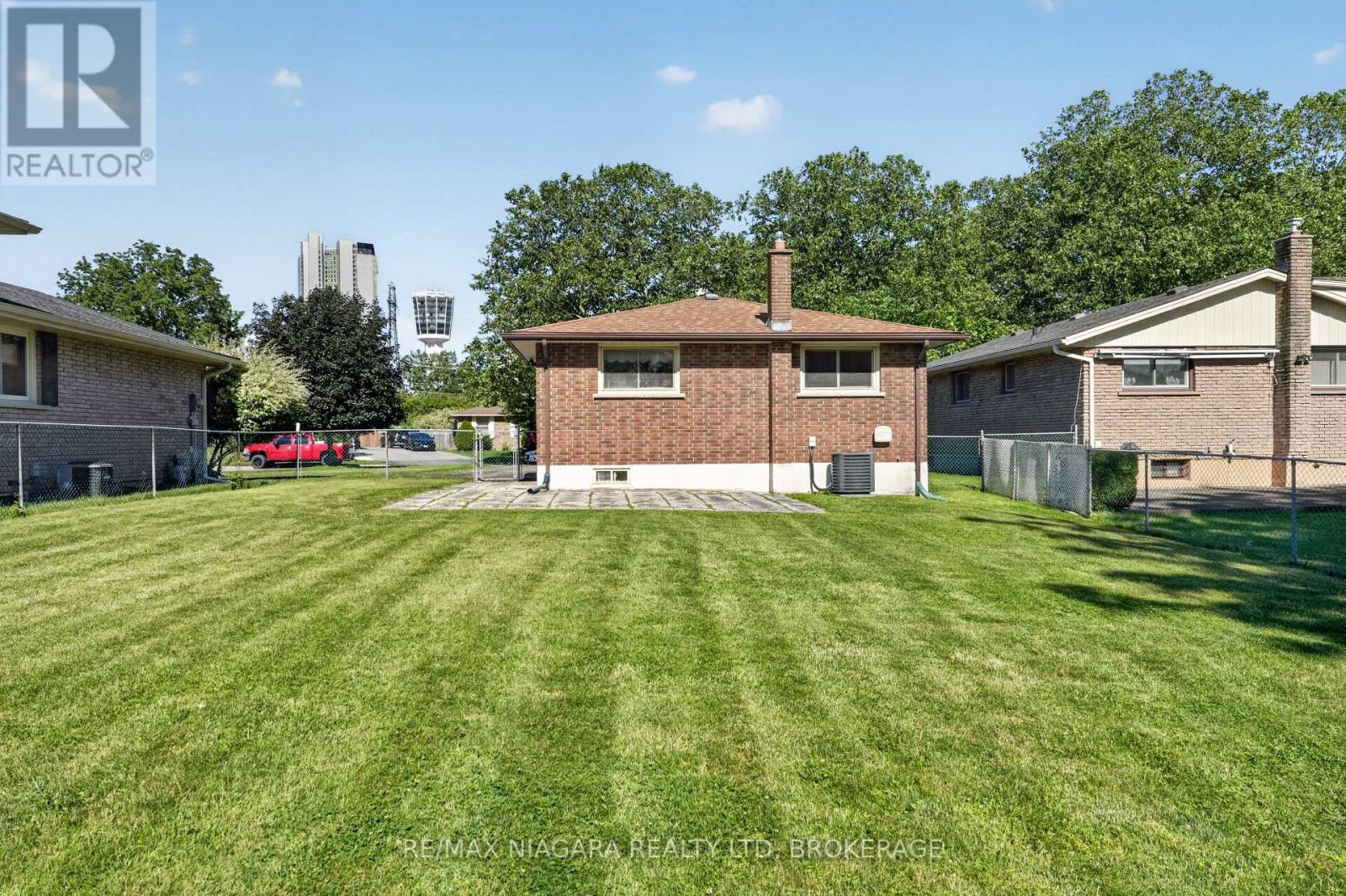 5777 SUNNYLEA CRESCENT - 39