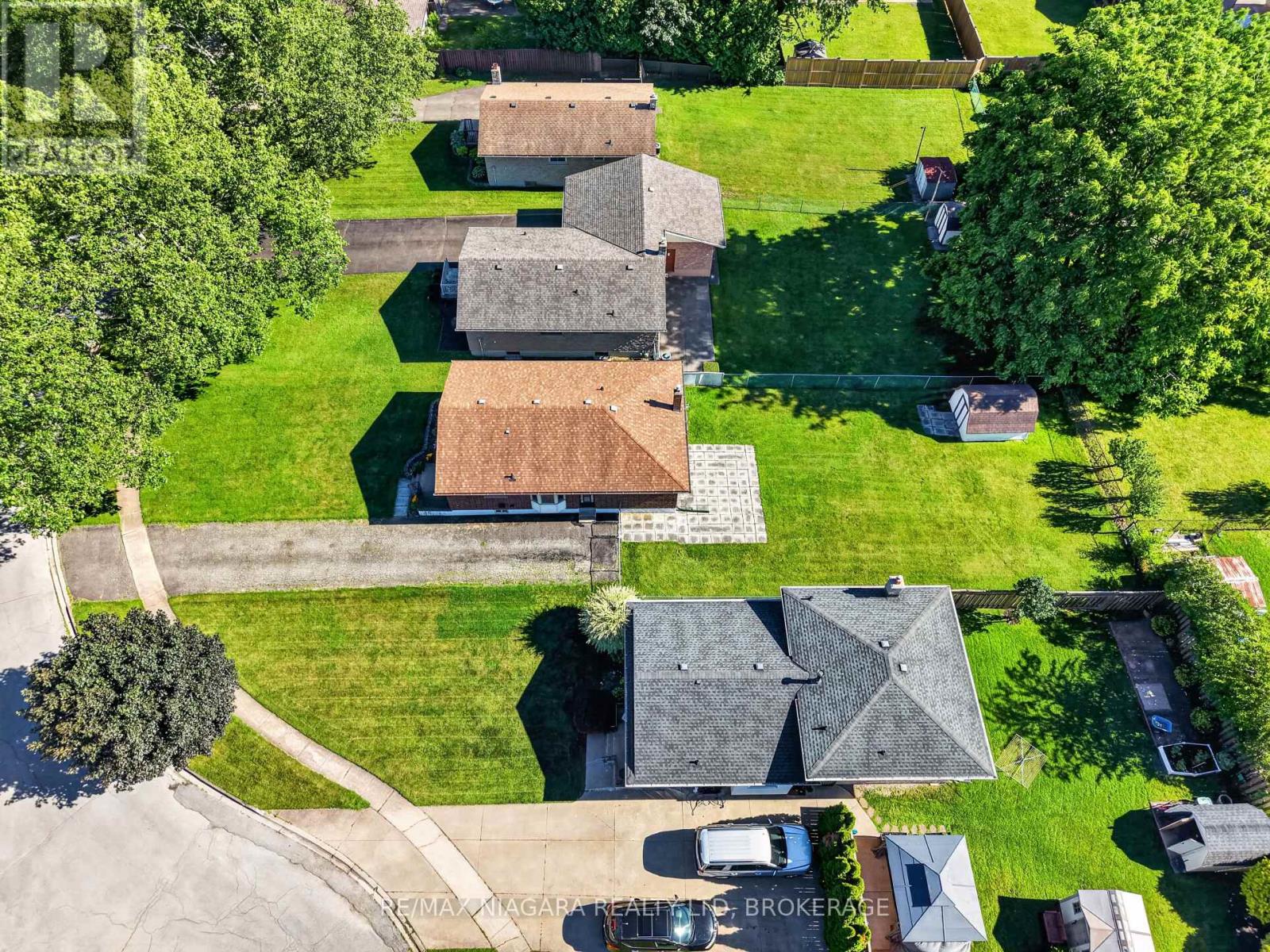 5777 SUNNYLEA CRESCENT - 44