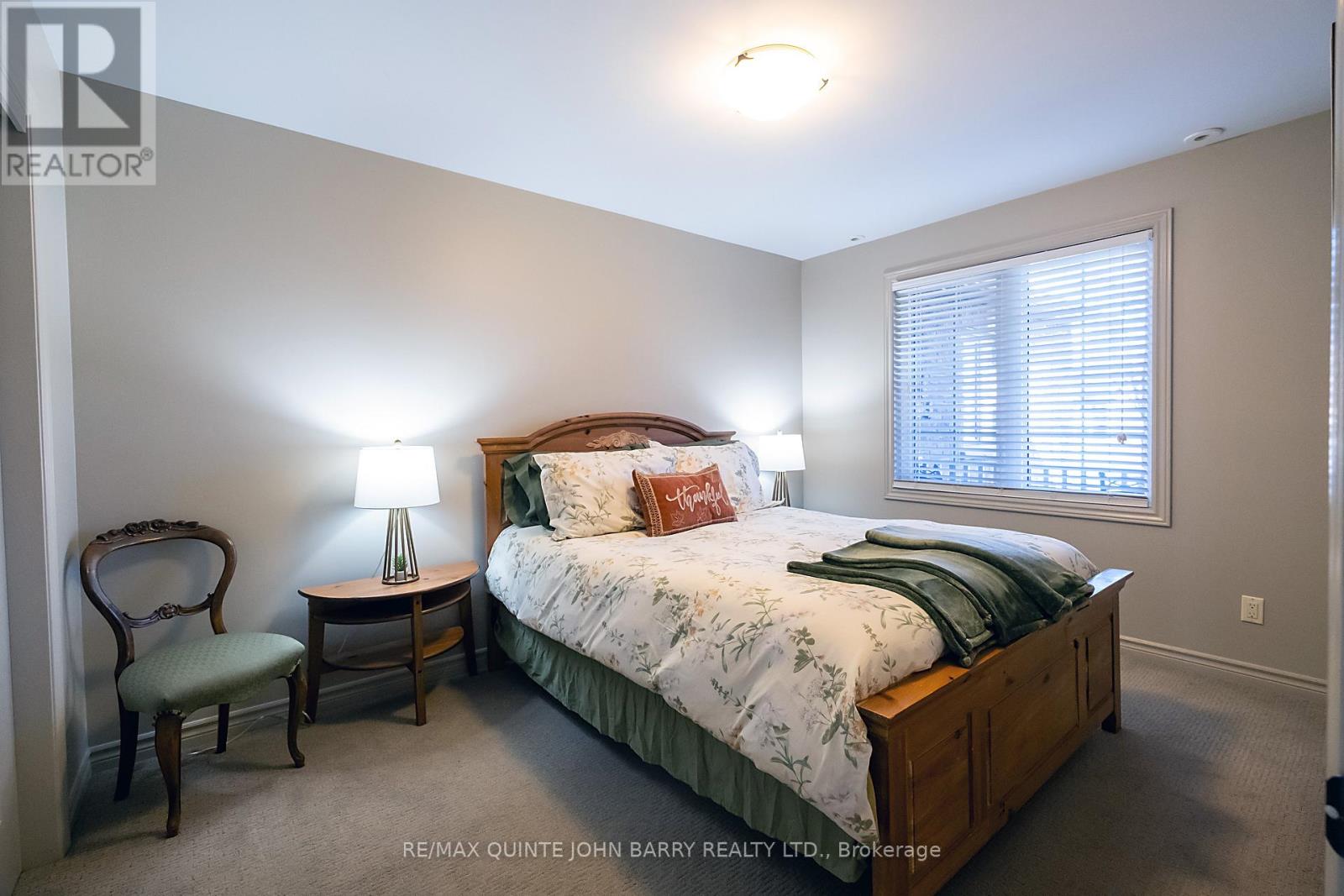 4 HICKORY COURT - 20