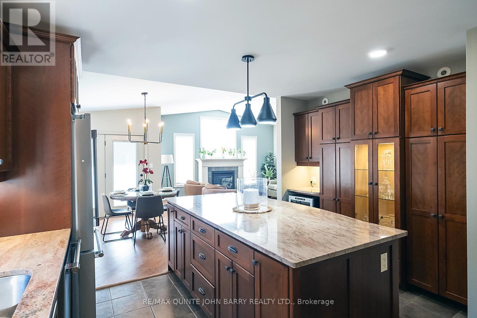 4 HICKORY COURT - 13