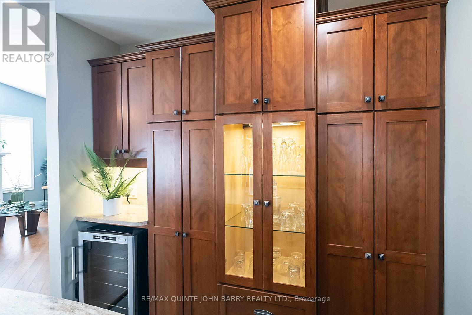 4 HICKORY COURT - 12