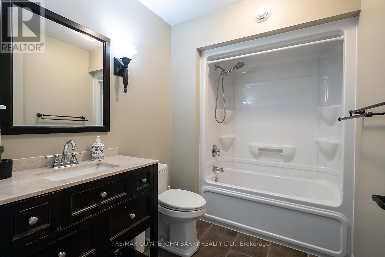 4 HICKORY COURT - 27