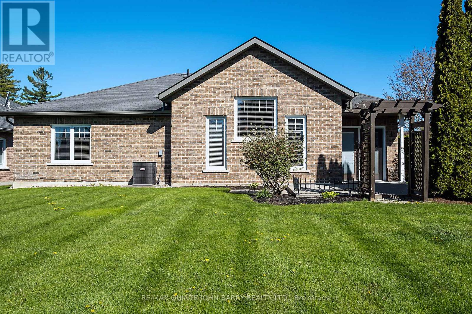 4 HICKORY COURT - 35