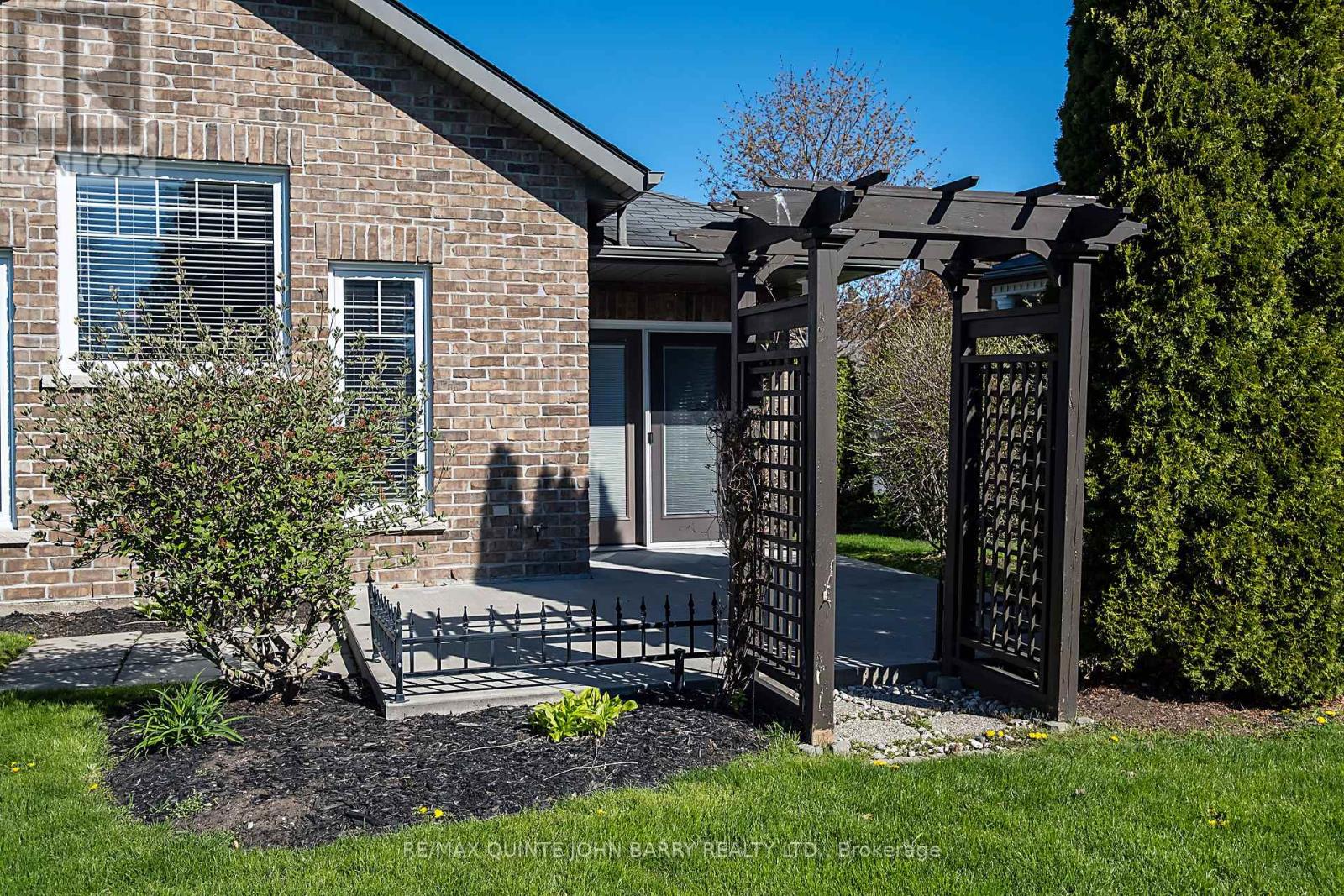 4 HICKORY COURT - 38