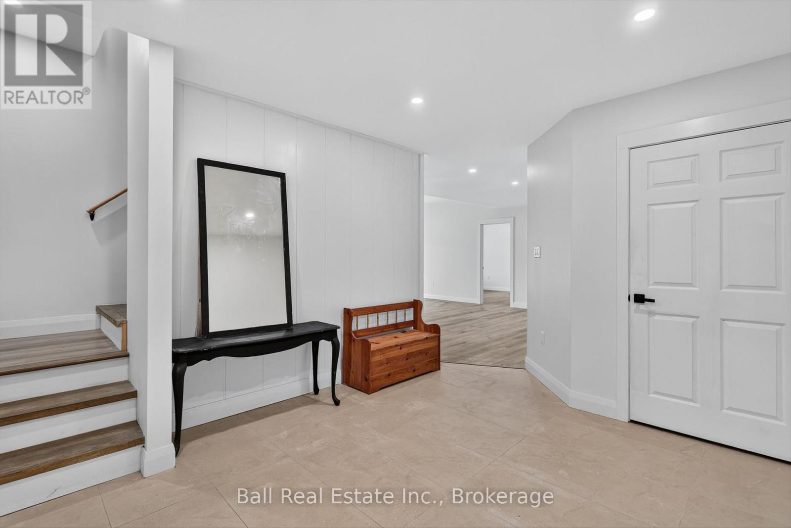 53 SUMCOT DRIVE - 23