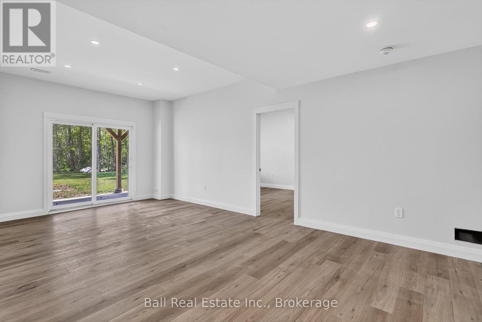 53 SUMCOT DRIVE - 24