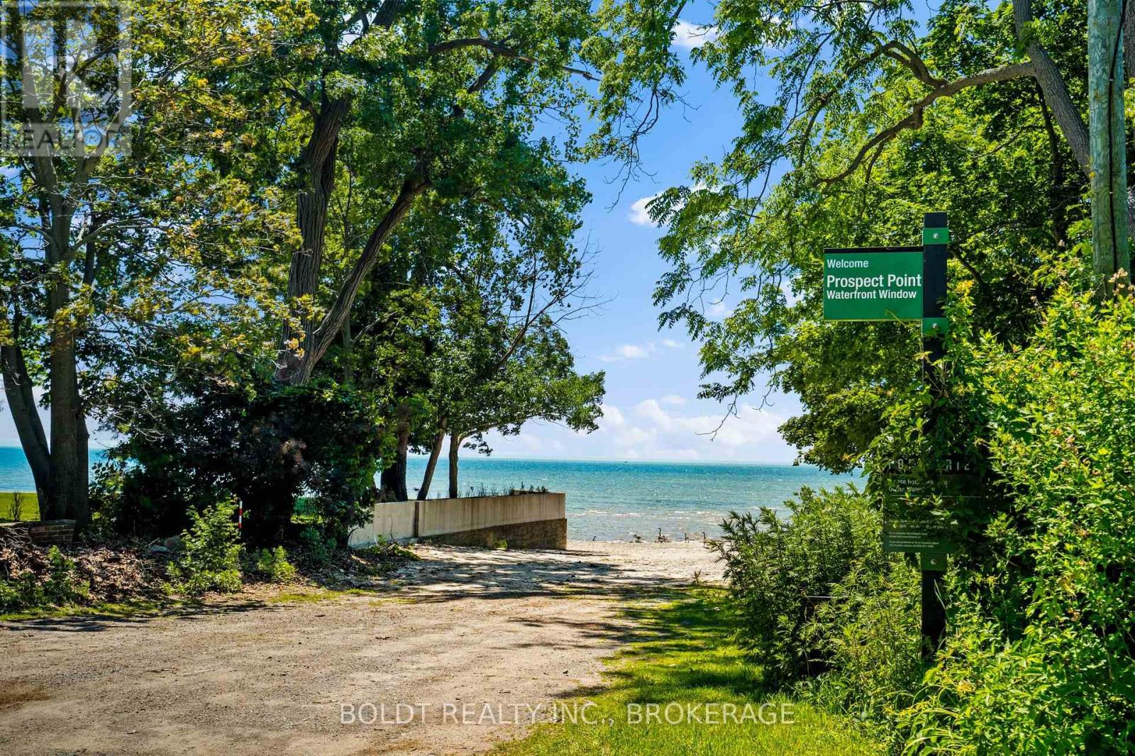421 PROSPECT POINT ROAD N - 34
