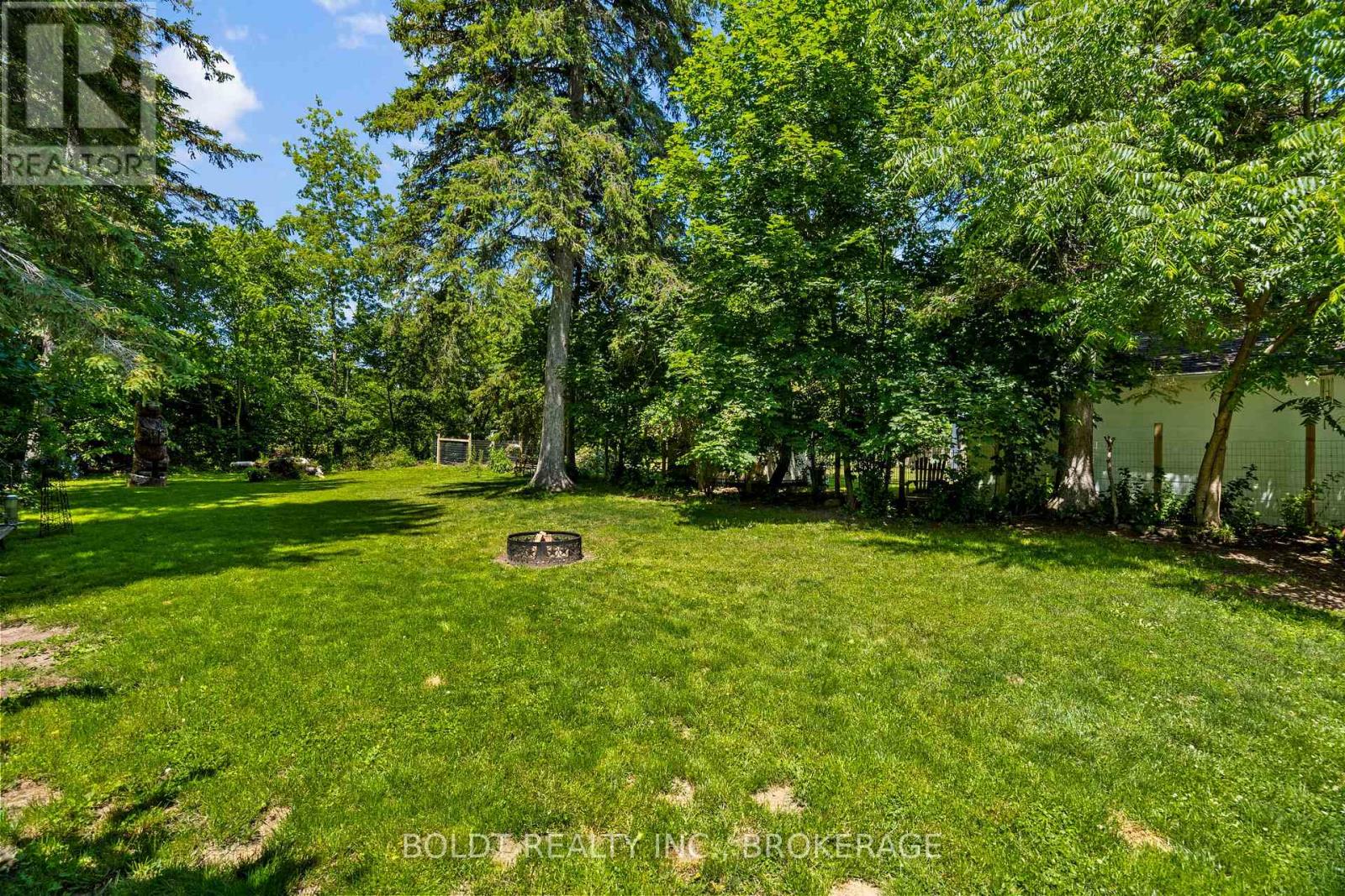 421 PROSPECT POINT ROAD N - 4
