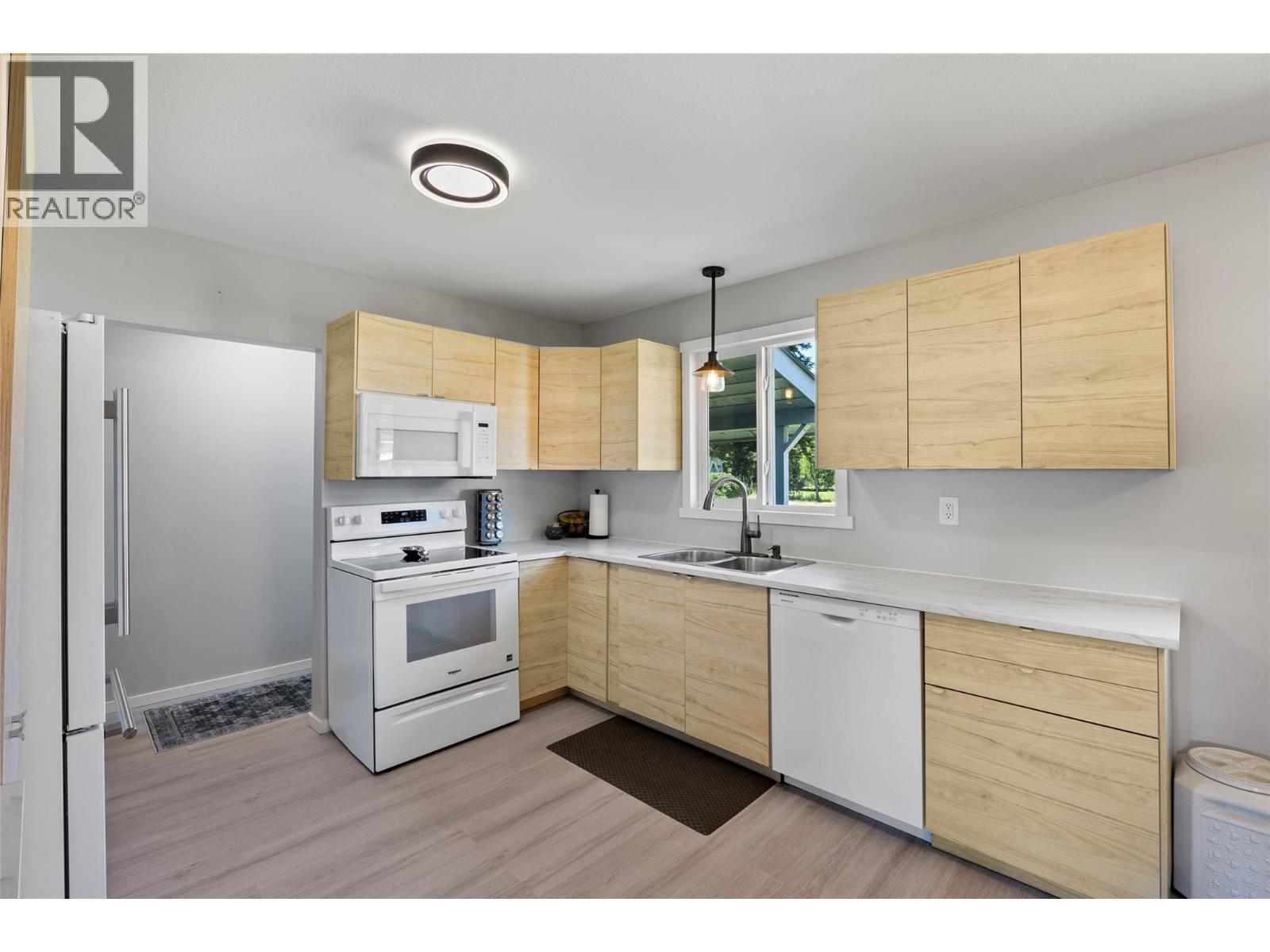 417 Carlstrom Road - 10
