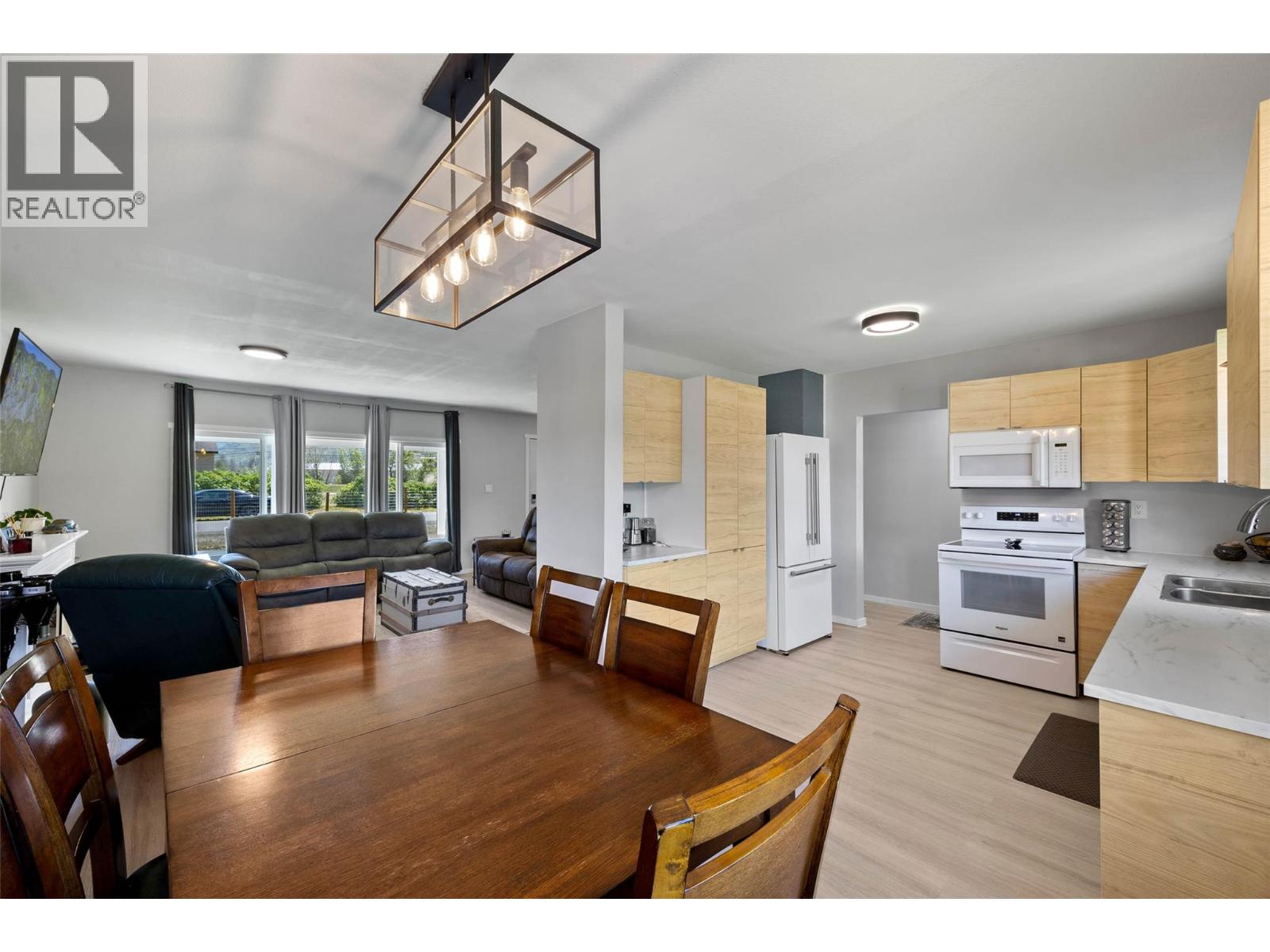 417 Carlstrom Road - 9