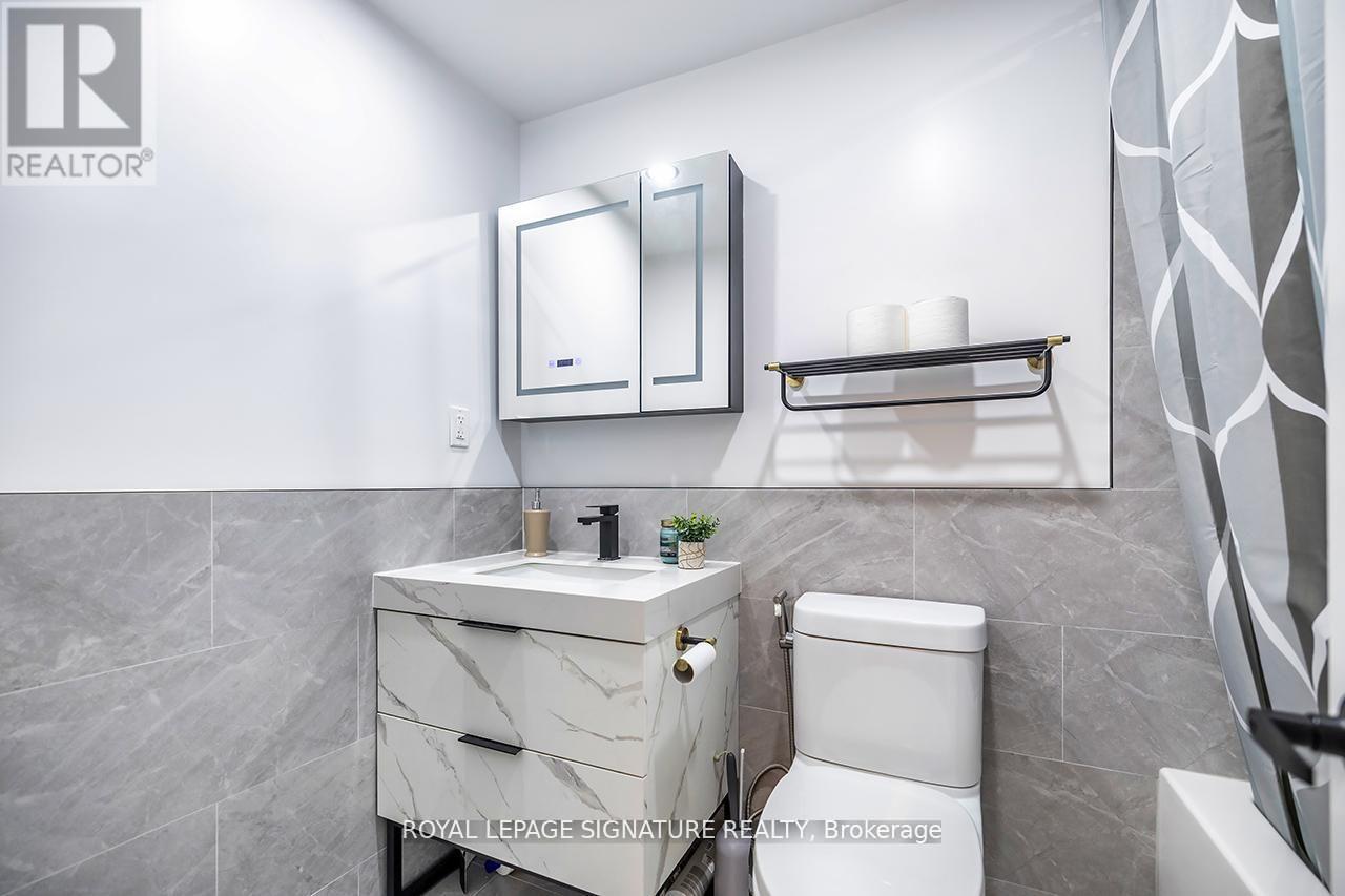 106 THORNY VINEWAY - 15
