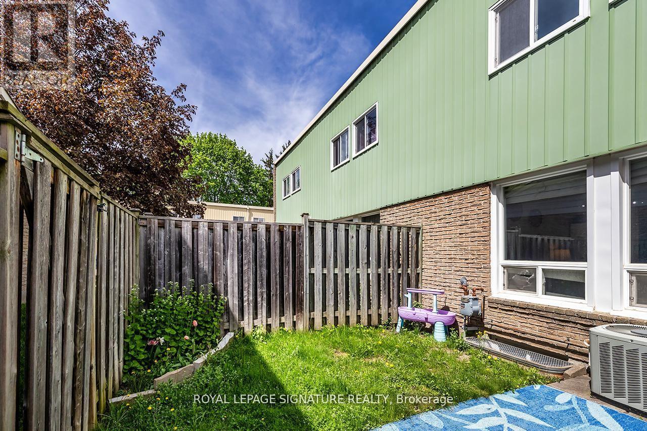 106 THORNY VINEWAY - 16