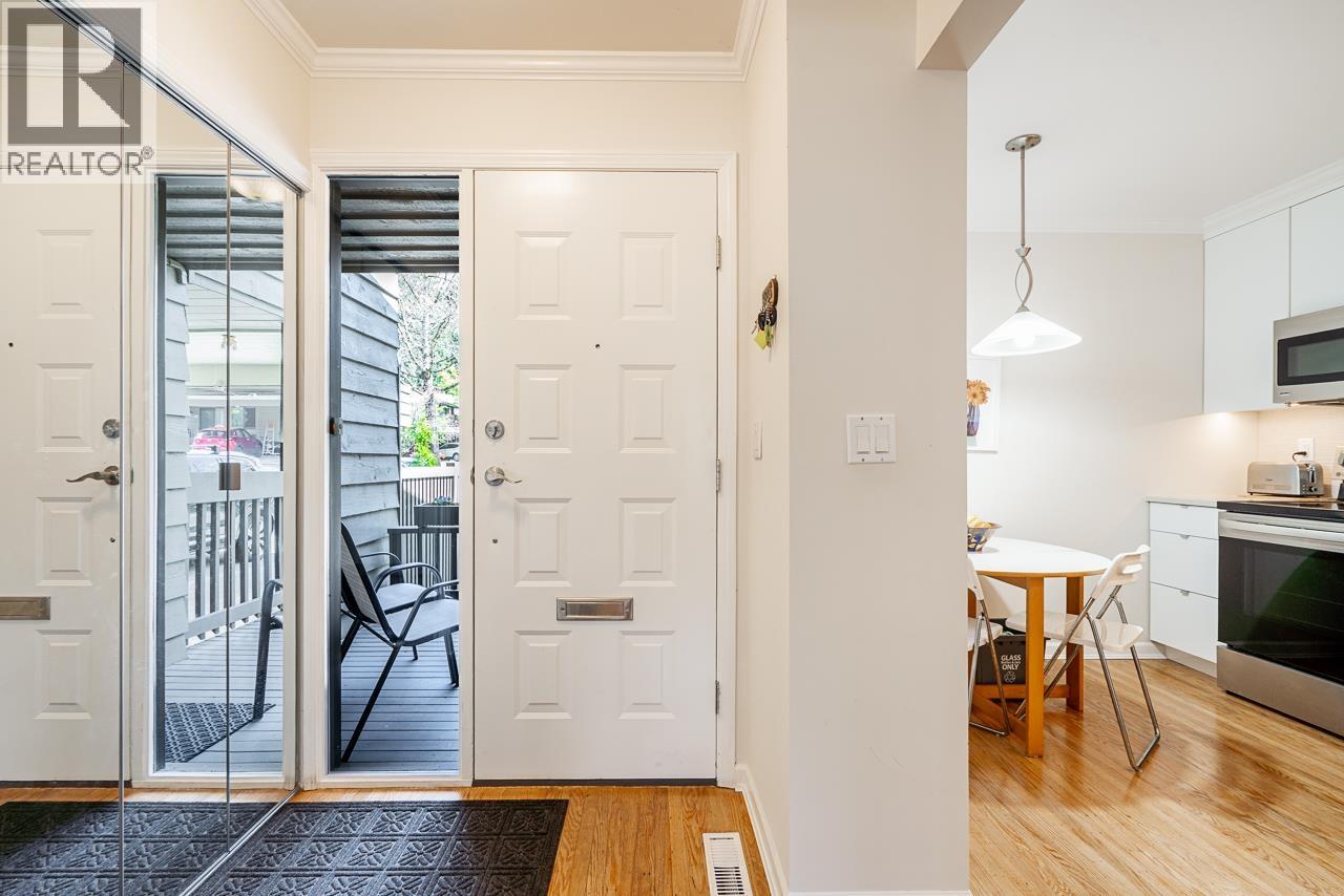 2 1960 RUFUS DRIVE, North Vancouver