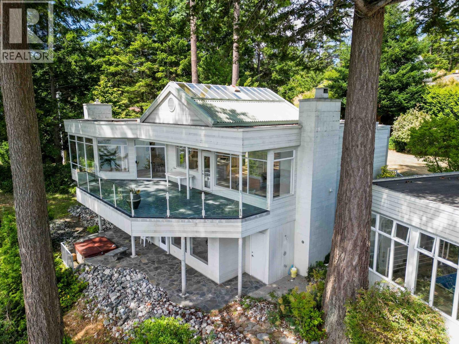 12416 WHITESTONE ROAD, Madeira Park