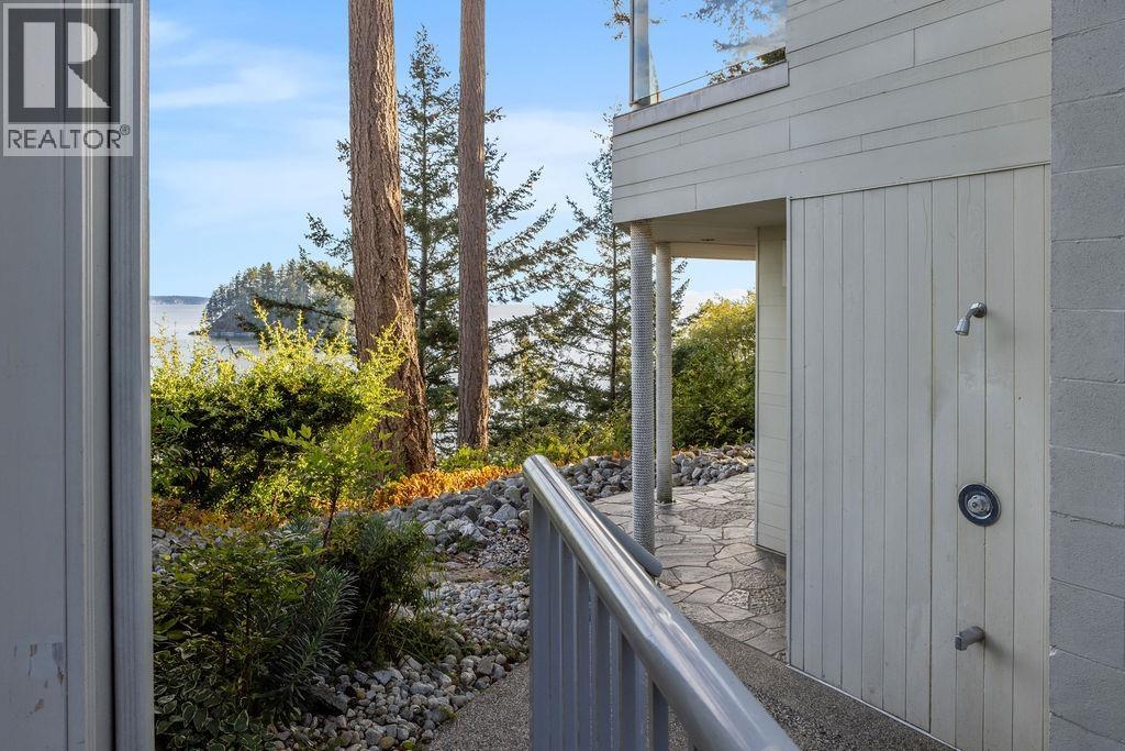 12416 WHITESTONE ROAD, Madeira Park