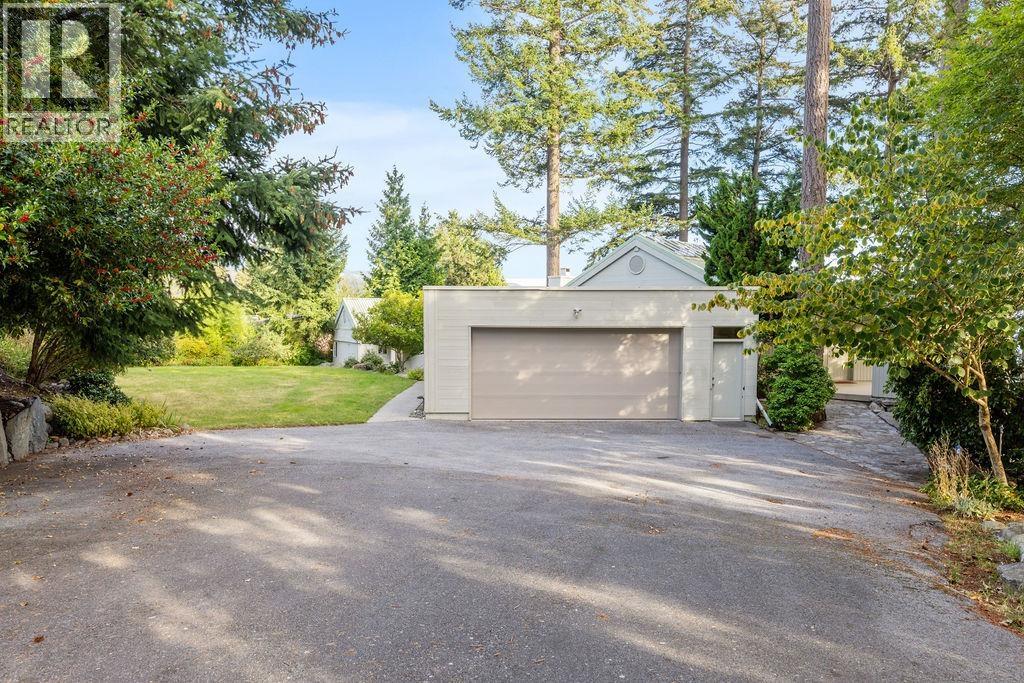 12416 WHITESTONE ROAD, Madeira Park