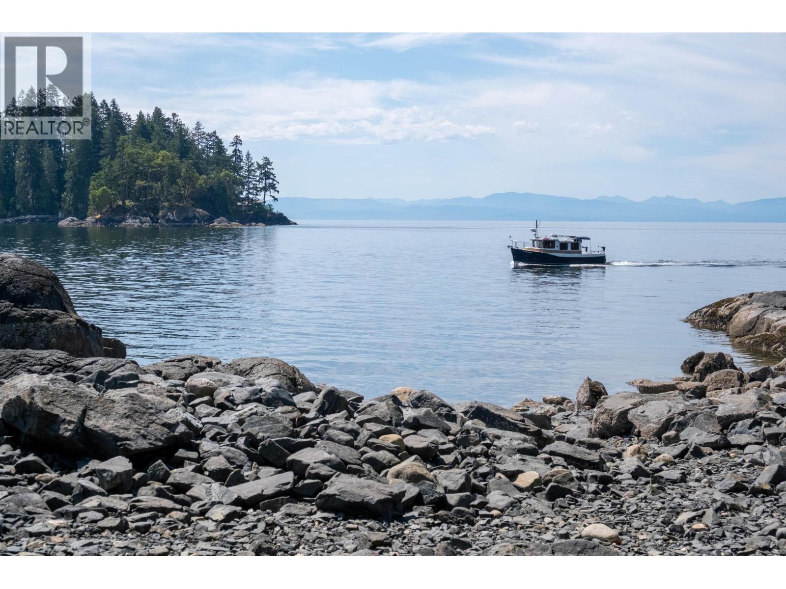 12416 WHITESTONE ROAD, Madeira Park