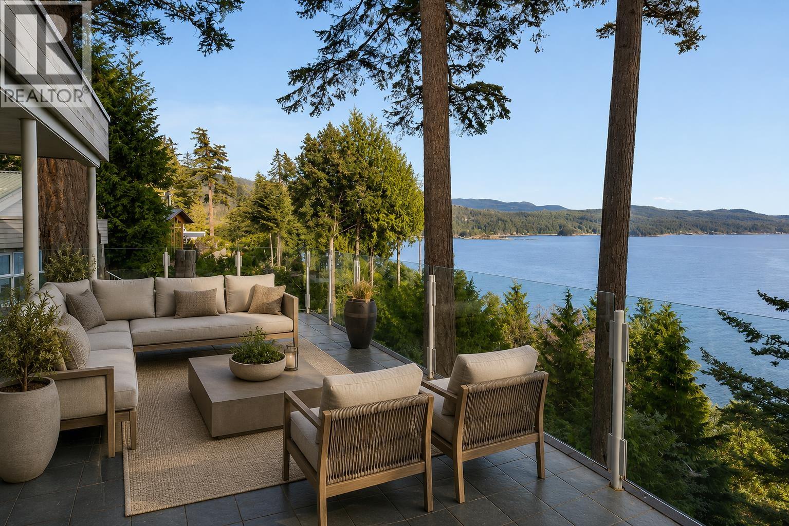 12416 WHITESTONE ROAD, Madeira Park