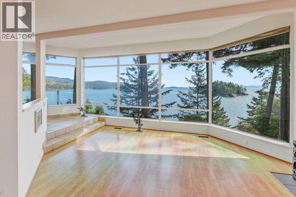 12416 WHITESTONE ROAD, Madeira Park