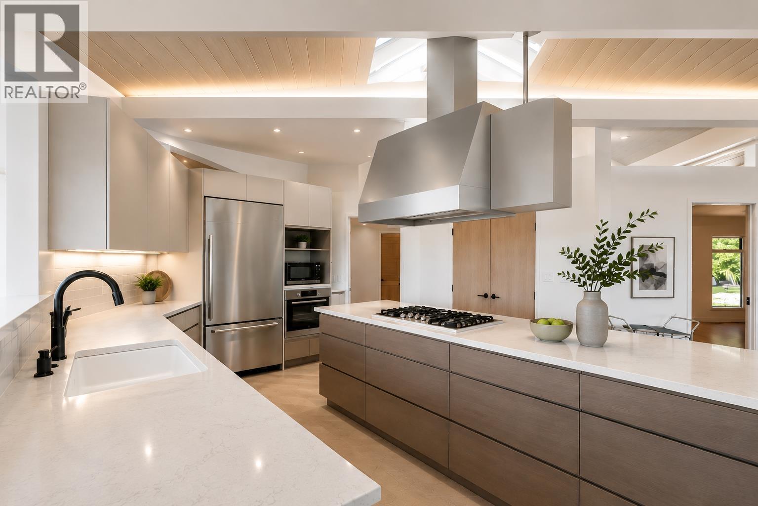 12416 WHITESTONE ROAD, Madeira Park