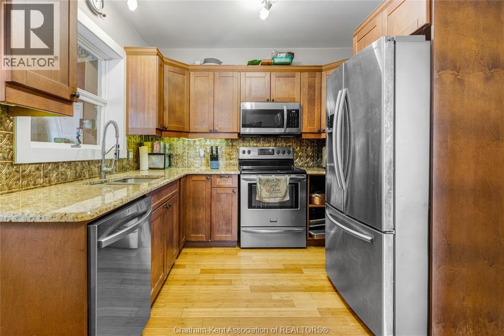 97 VICTORIA AVENUE - 12