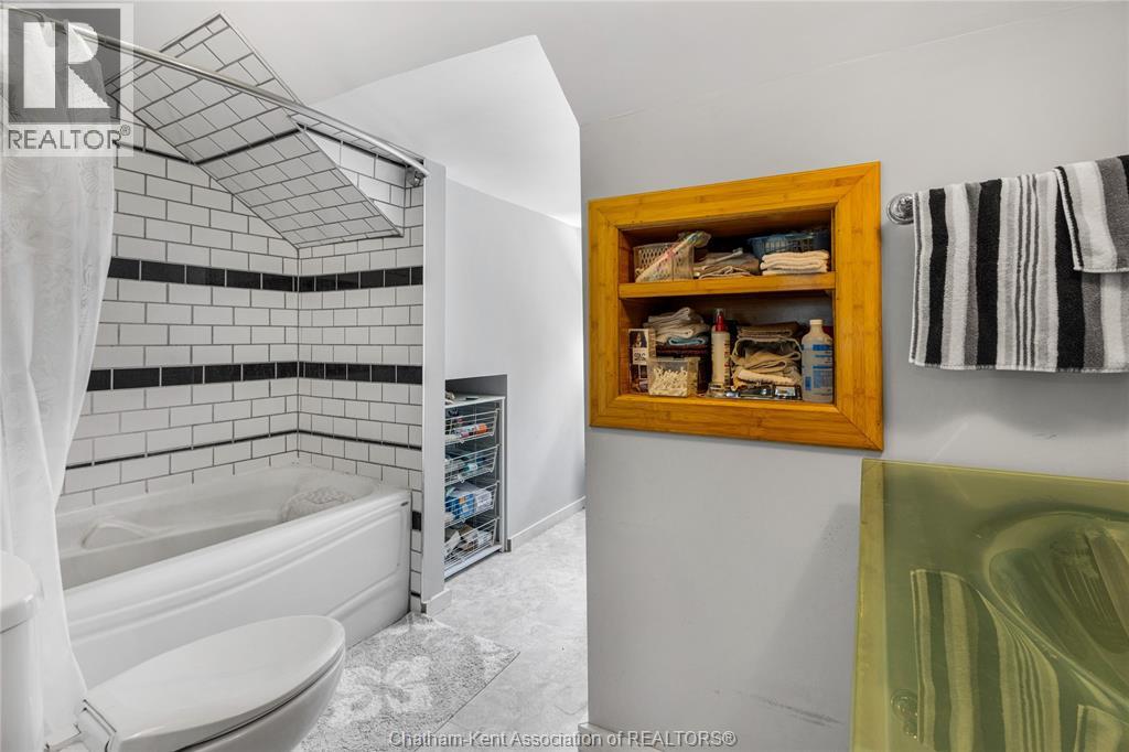 97 VICTORIA AVENUE - 21