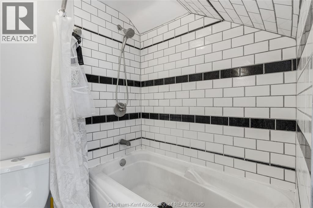 97 VICTORIA AVENUE - 22