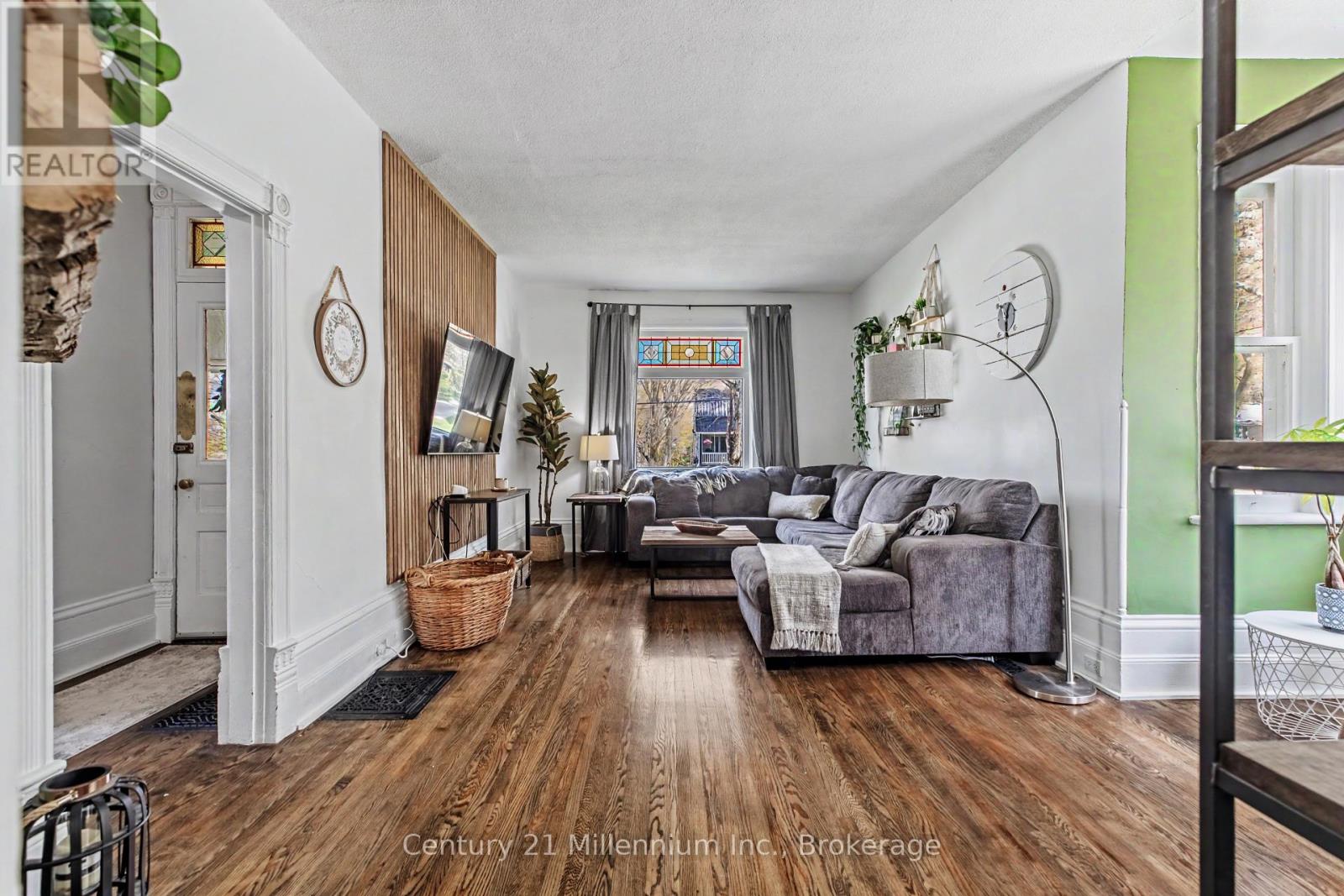 16 PETER STREET - 12
