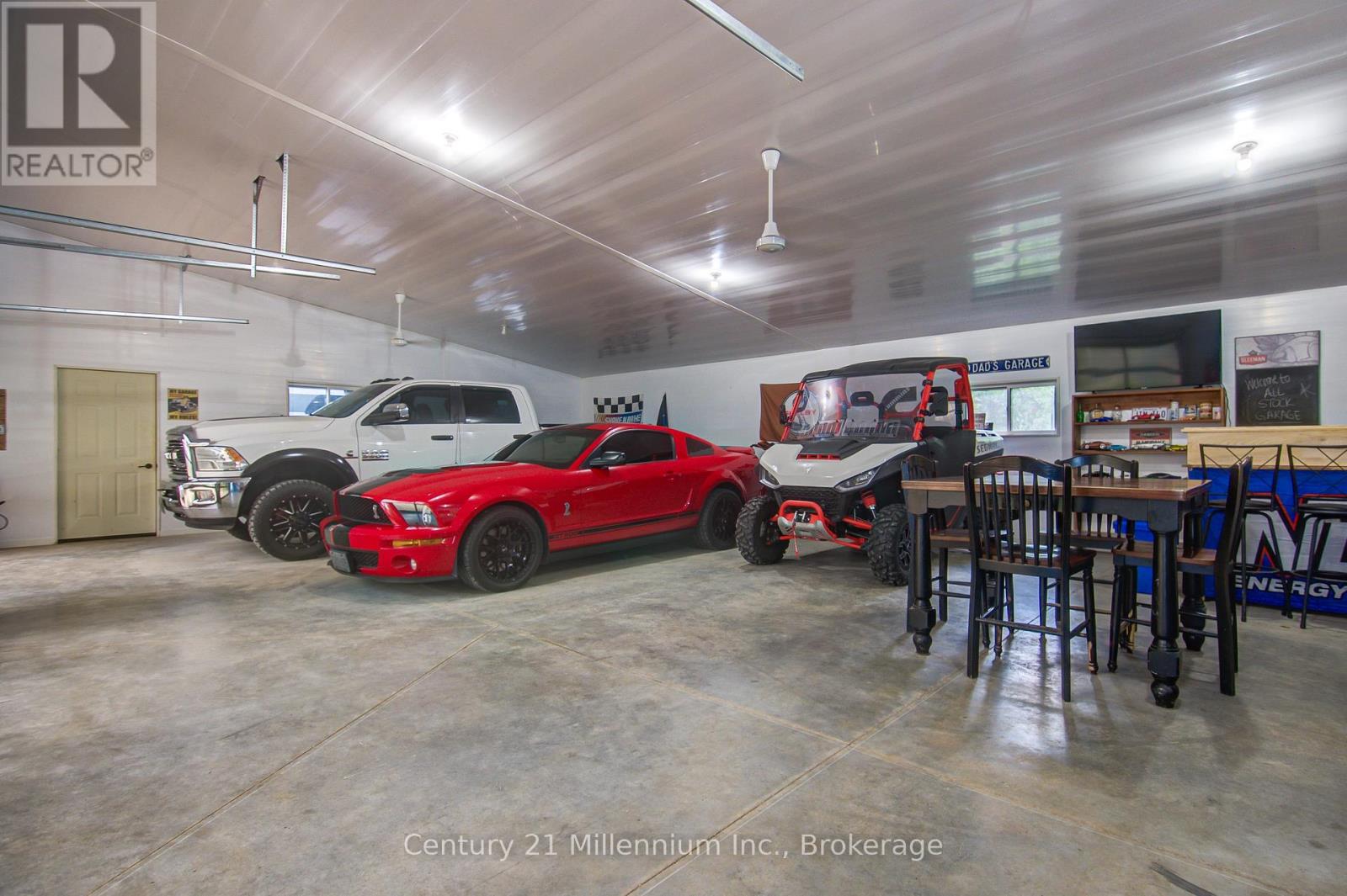 16 PETER STREET - 45