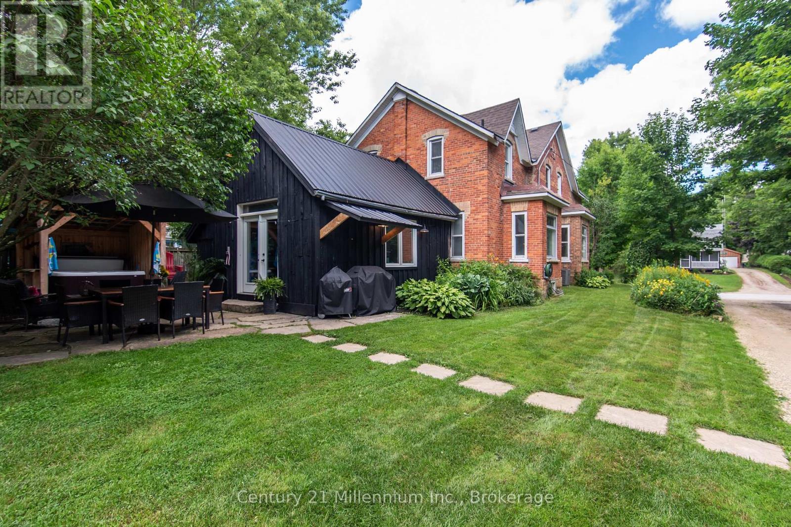 16 PETER STREET - 6