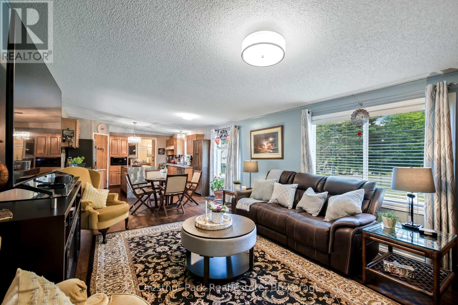 37 ROSE DRIVE - 34
