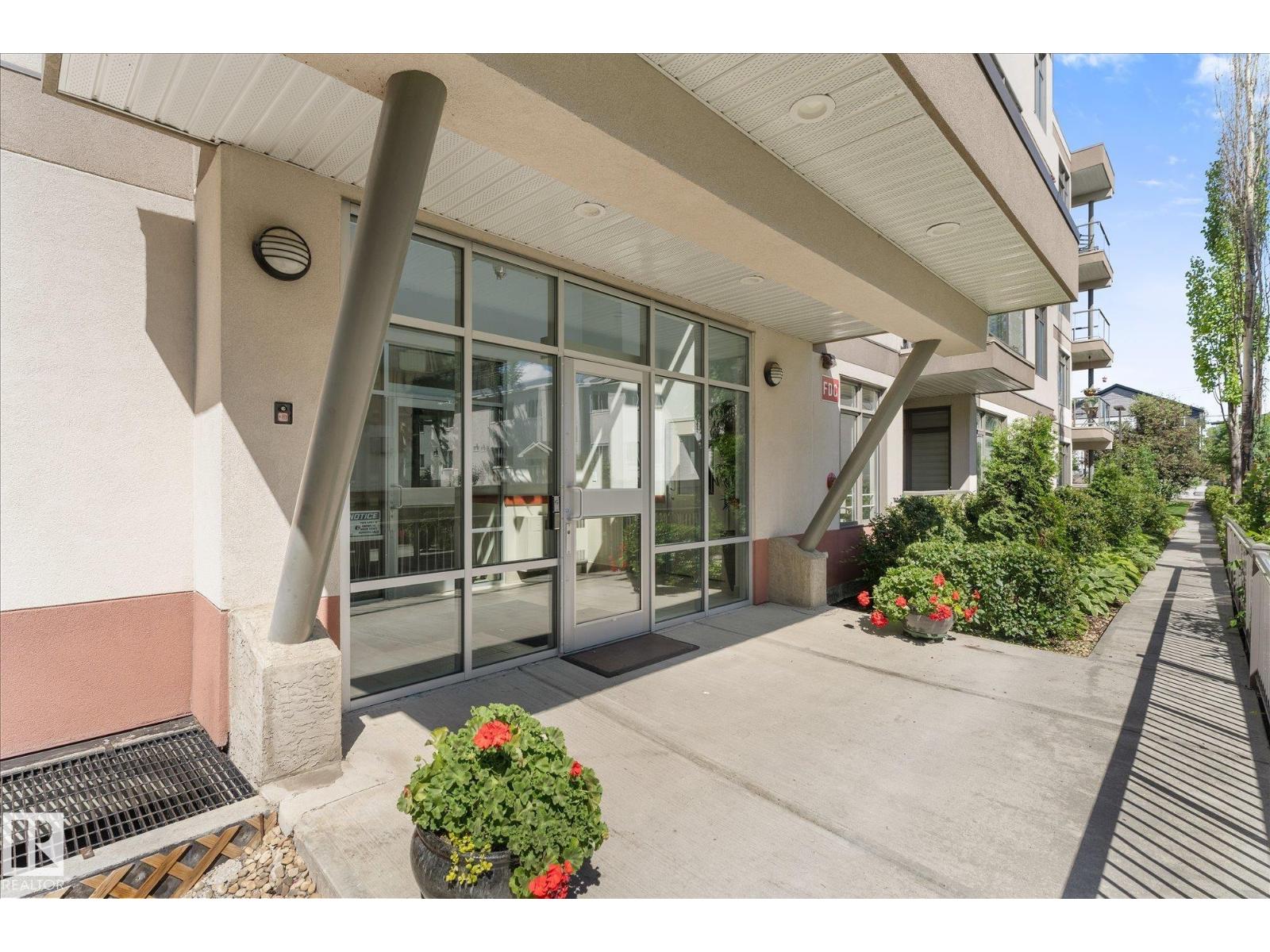 #408 11140 68 AV NW — photo 23