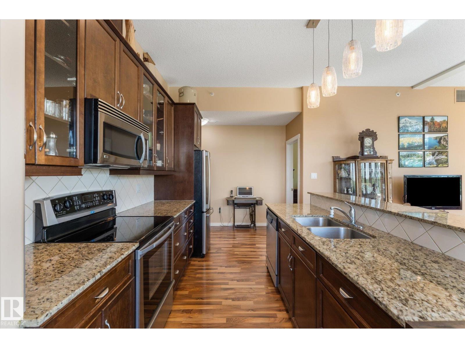 #408 11140 68 AV NW — photo 10