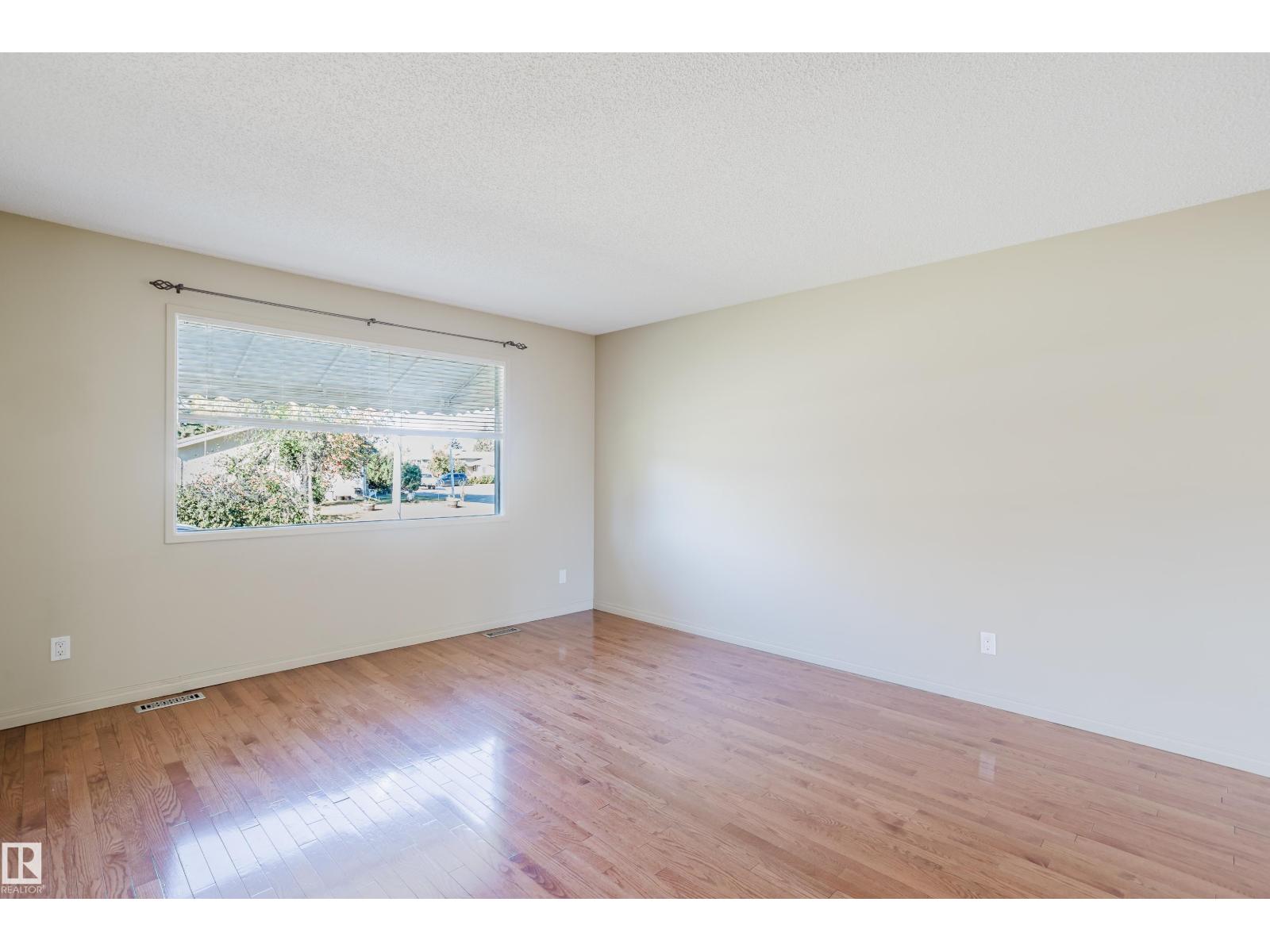 30 BRAMPTON ST S - photo 3