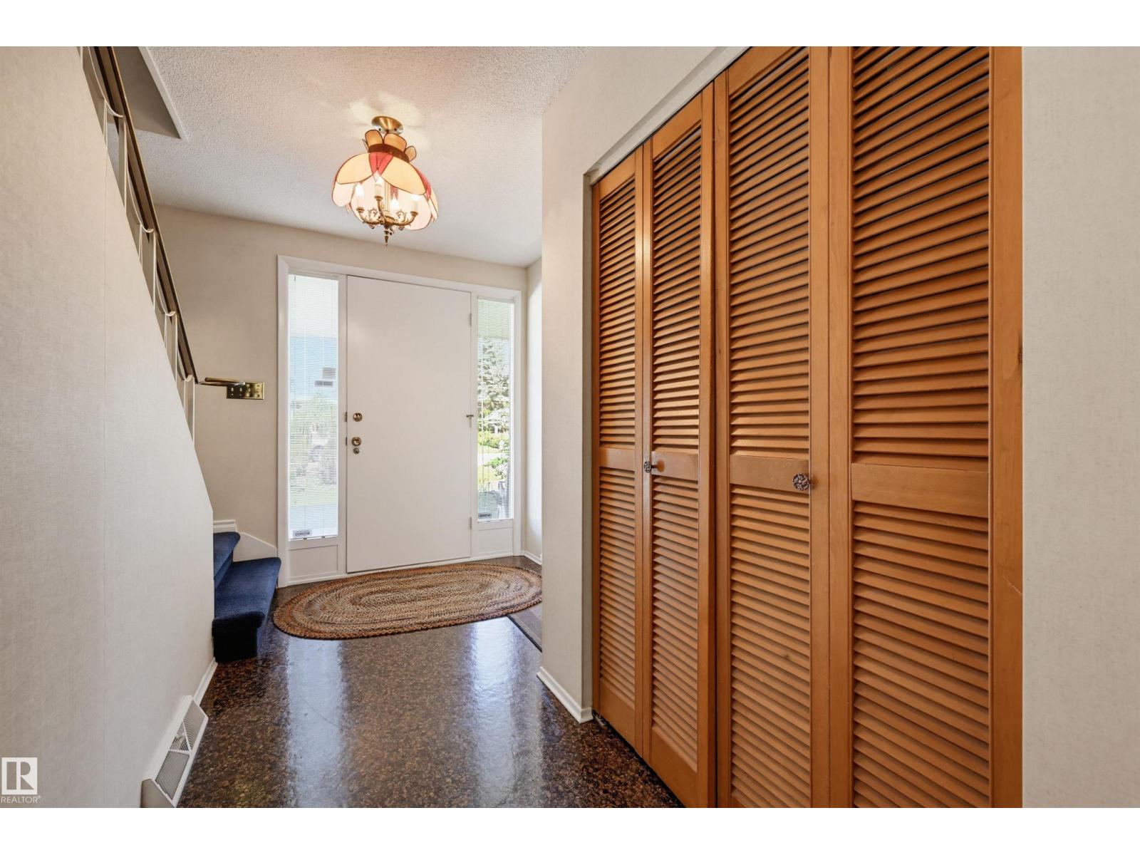 8723 137 ST NW - photo 5
