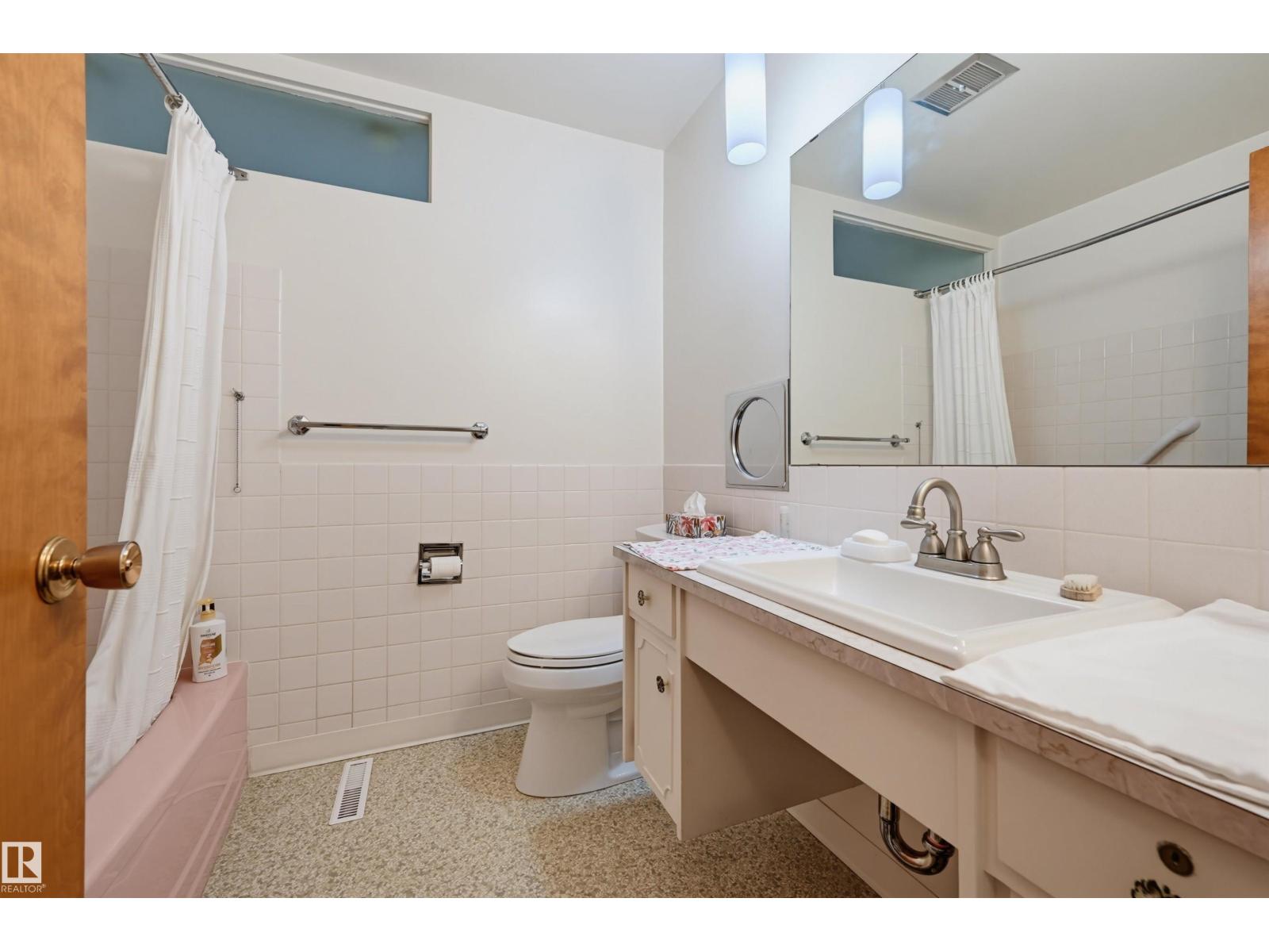 8723 137 ST NW — photo 29