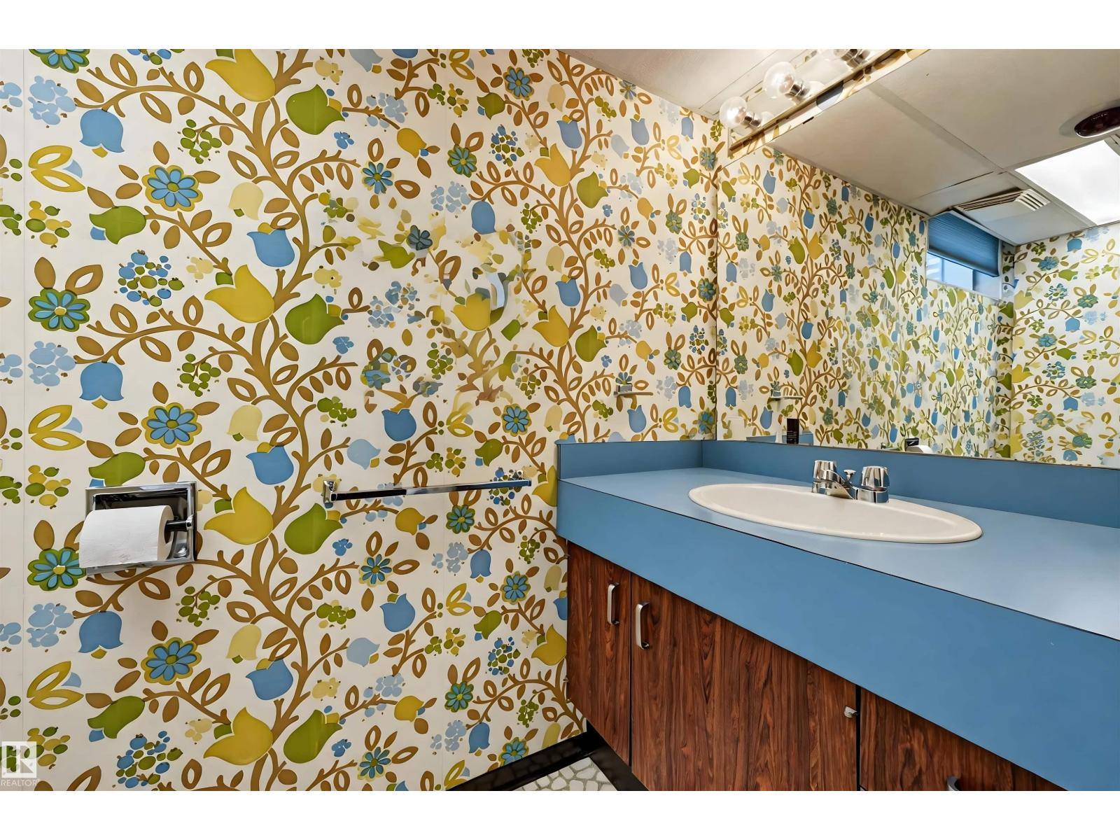 8723 137 ST NW — photo 32