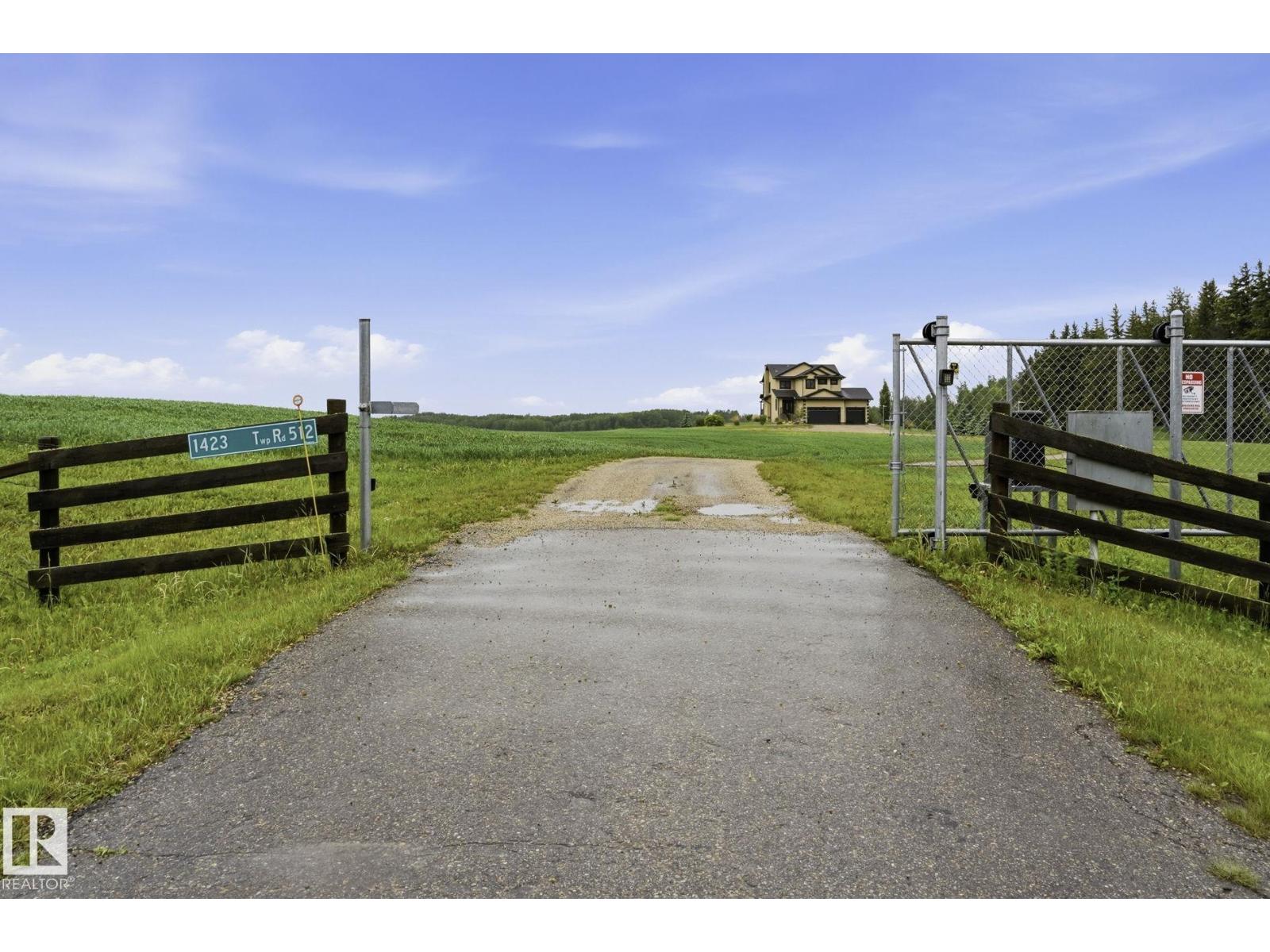 1423 TWP ROAD 512 - 3