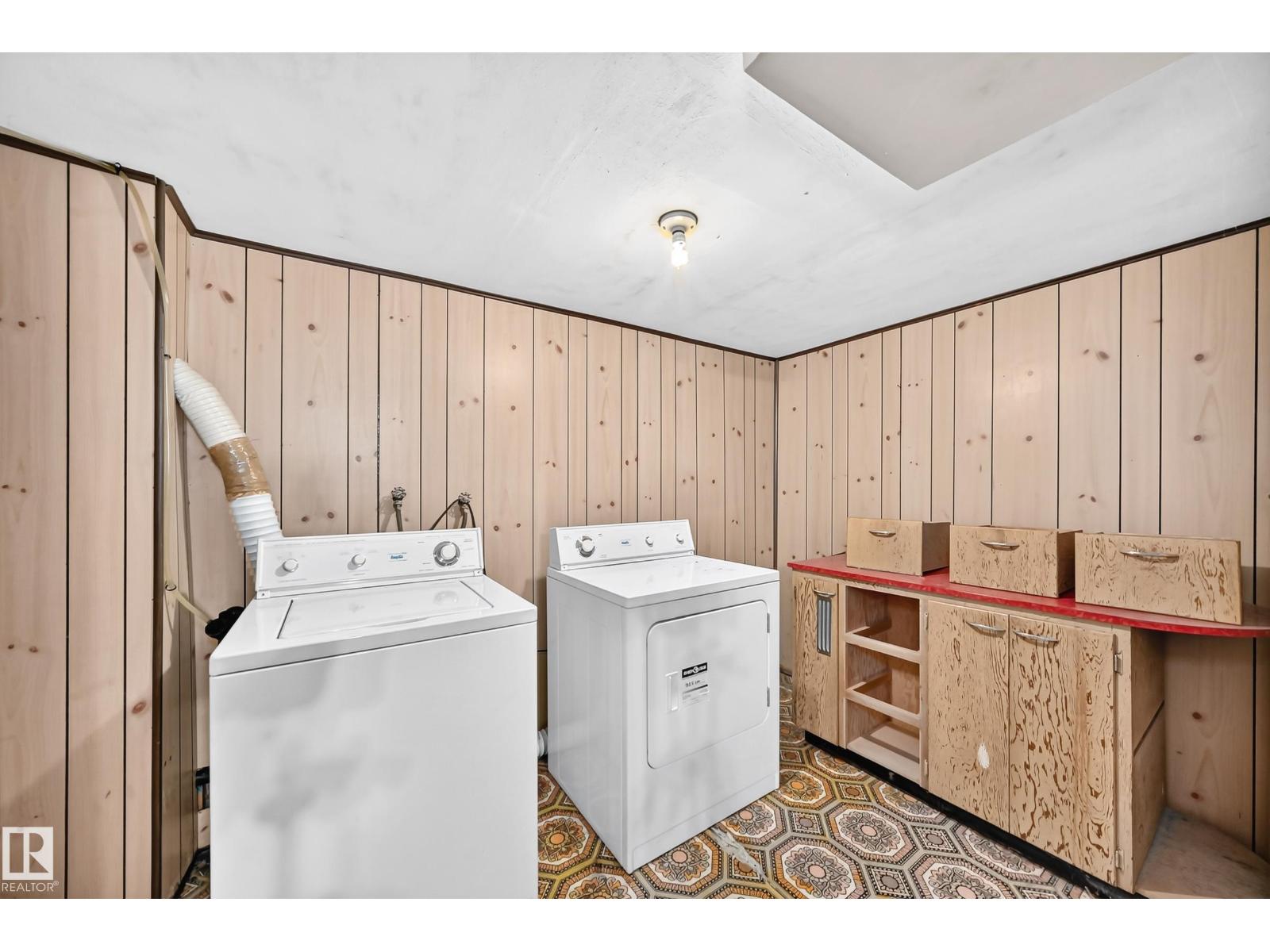 205 53110 RGE ROAD 213 NE - 23